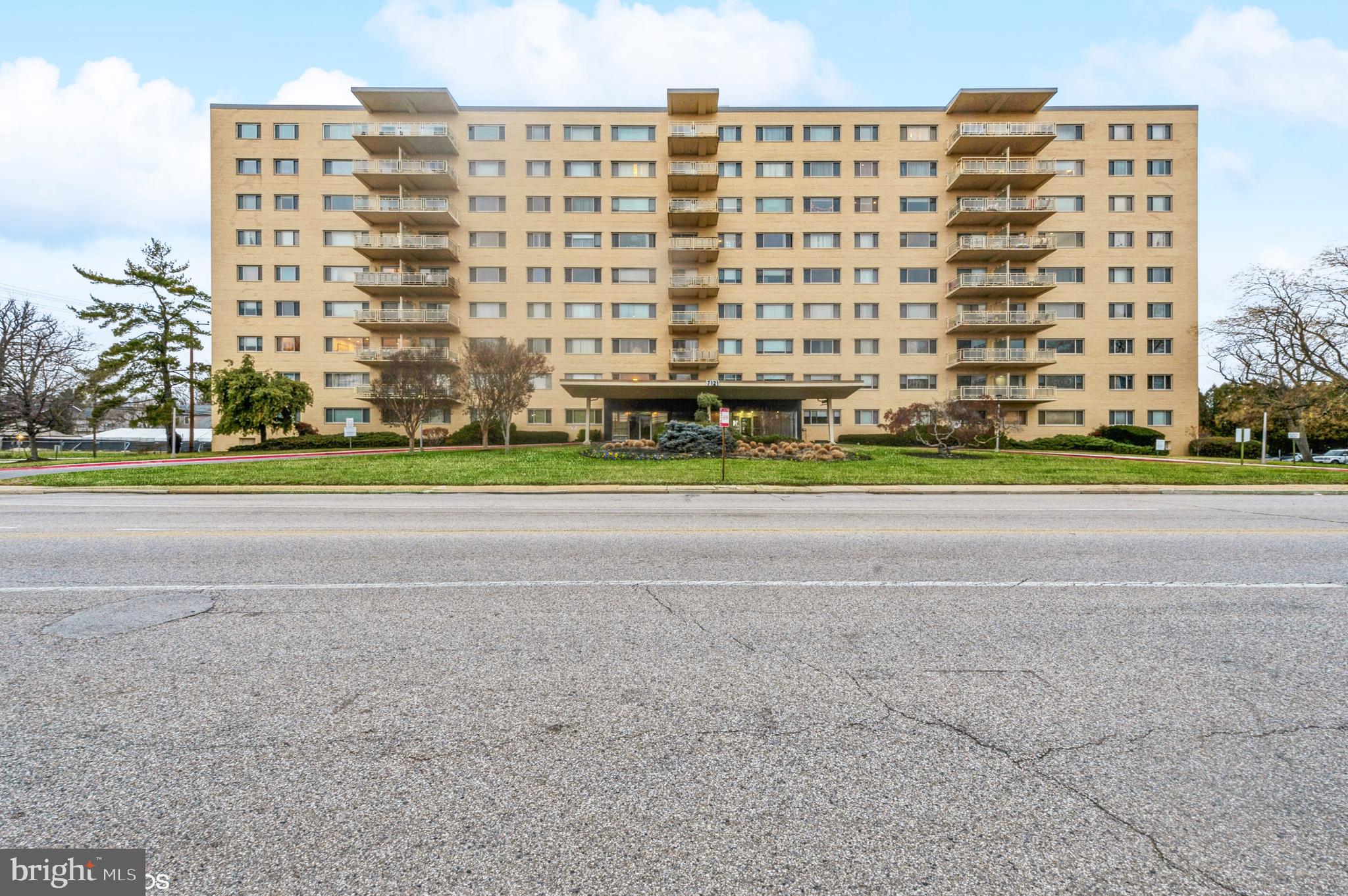 PARK TOWERS WEST - Residential
