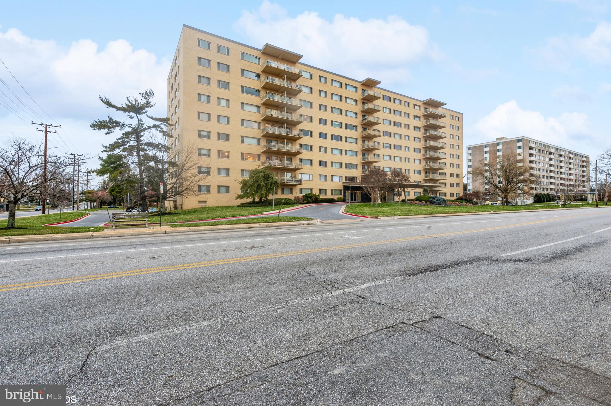 PARK TOWERS WEST - Residential