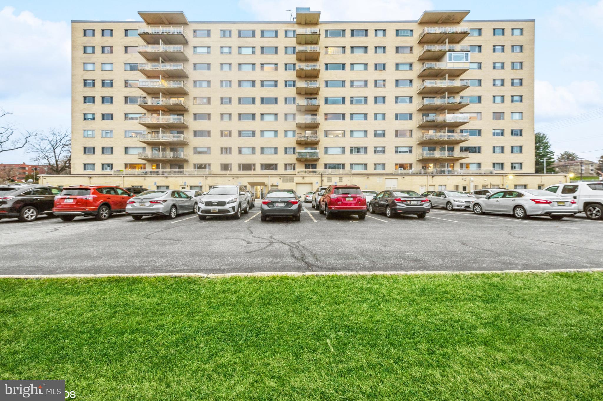 PARK TOWERS WEST - Residential