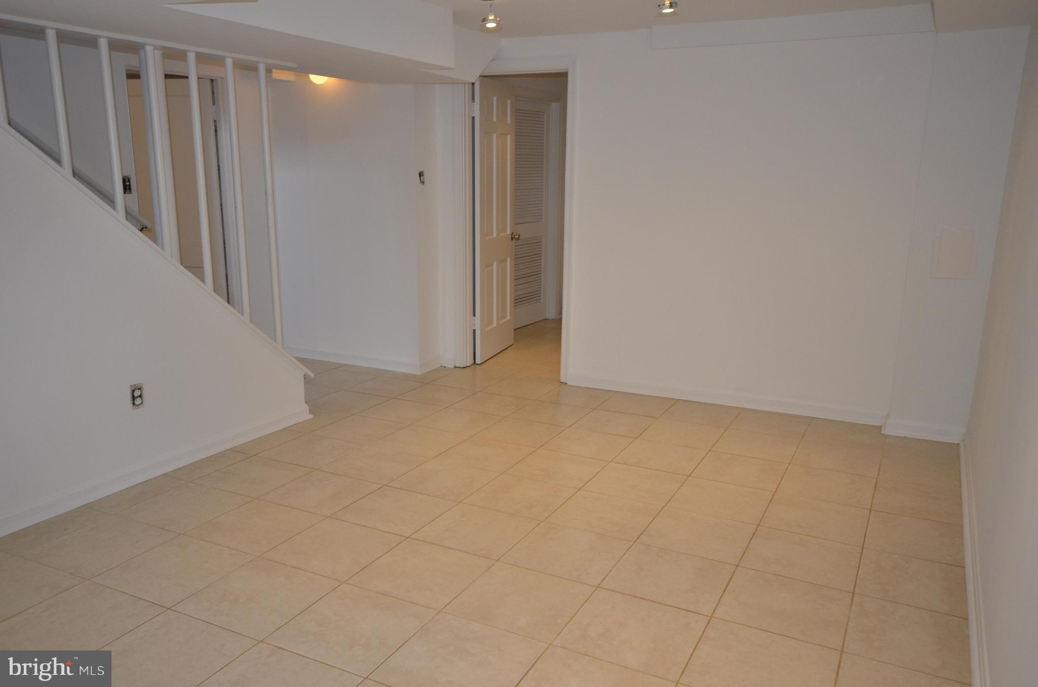 KENSINGTON - Residential Lease