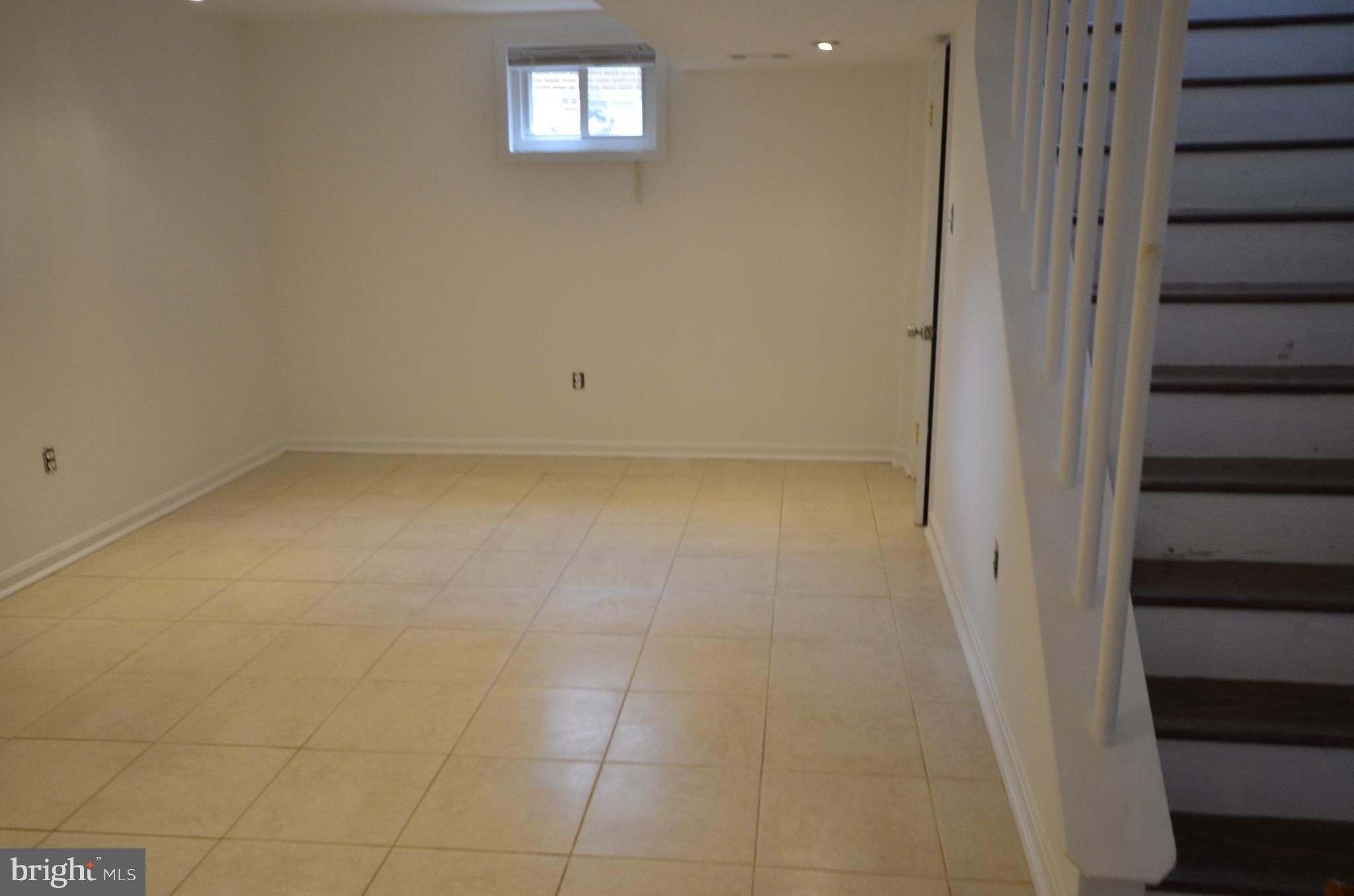 KENSINGTON - Residential Lease