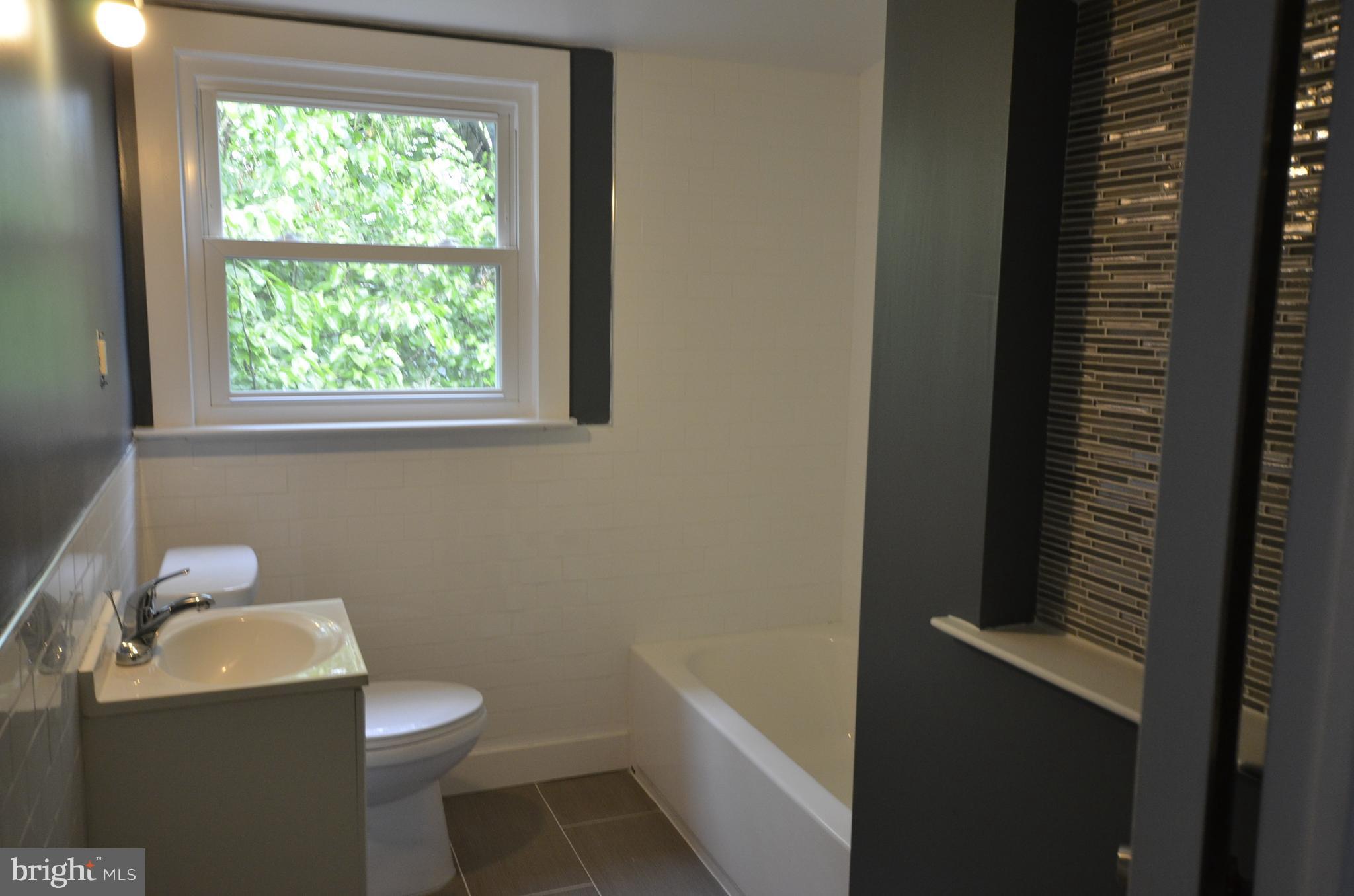 KENSINGTON - Residential Lease