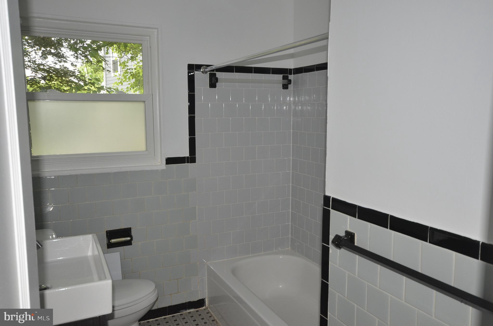 KENSINGTON - Residential Lease