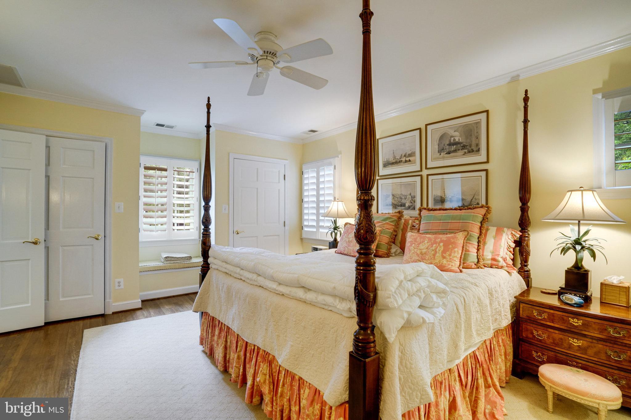 COUNTRY CLUB HILLS - Residential