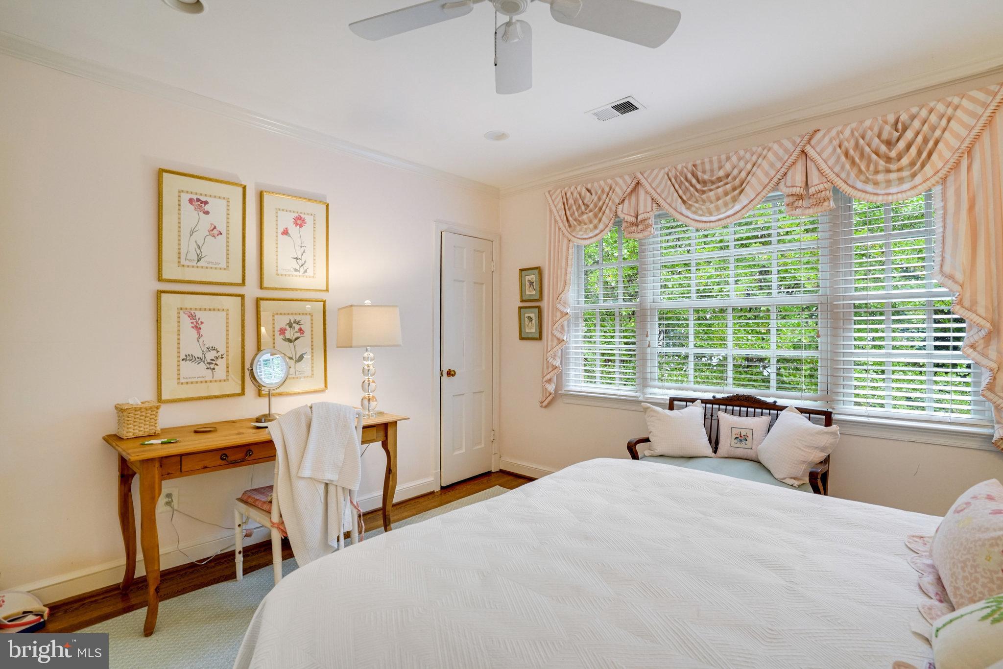 COUNTRY CLUB HILLS - Residential