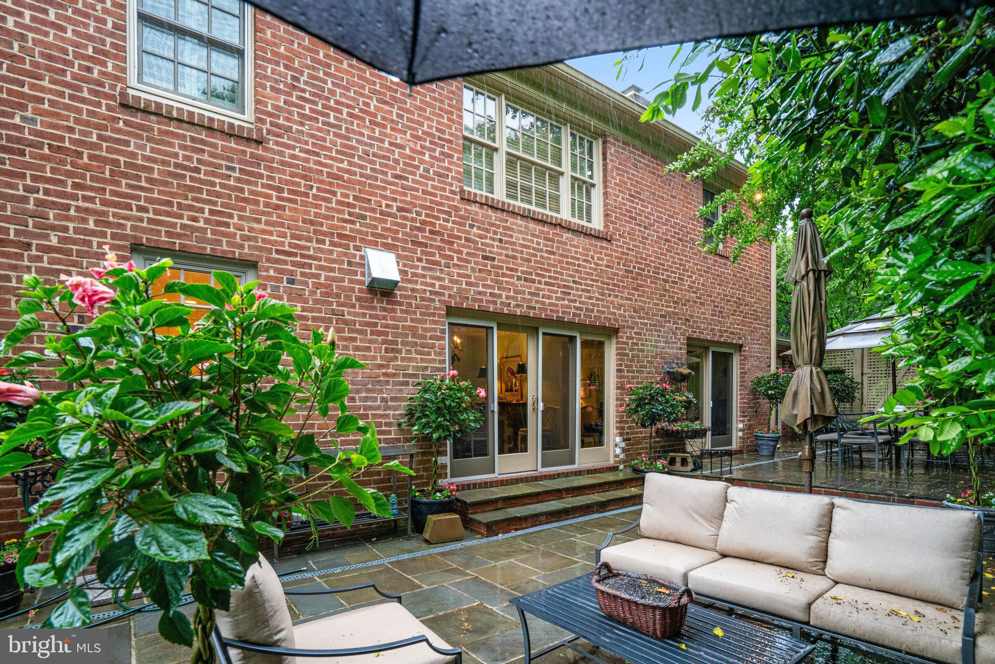 COUNTRY CLUB HILLS - Residential