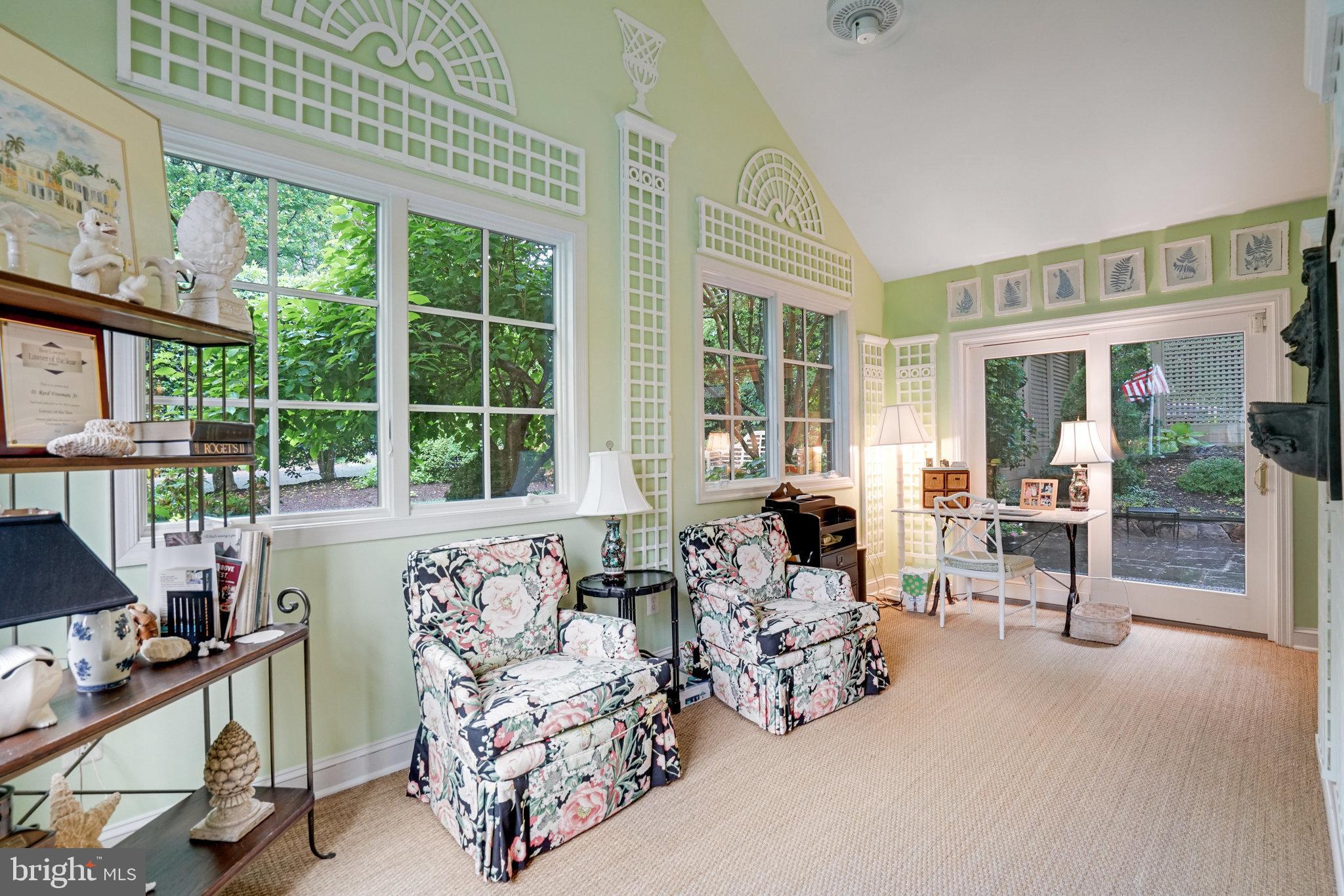 COUNTRY CLUB HILLS - Residential