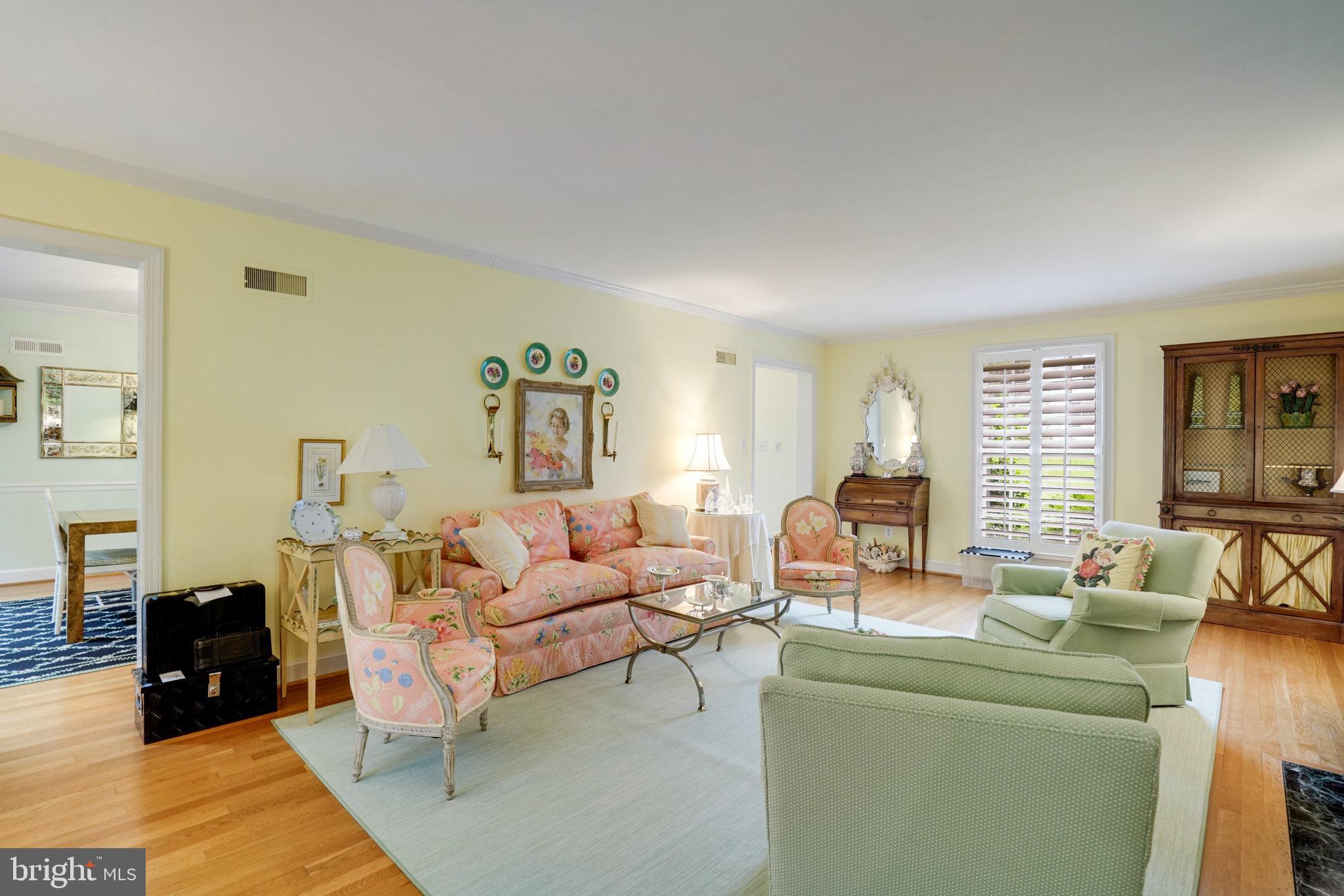 COUNTRY CLUB HILLS - Residential