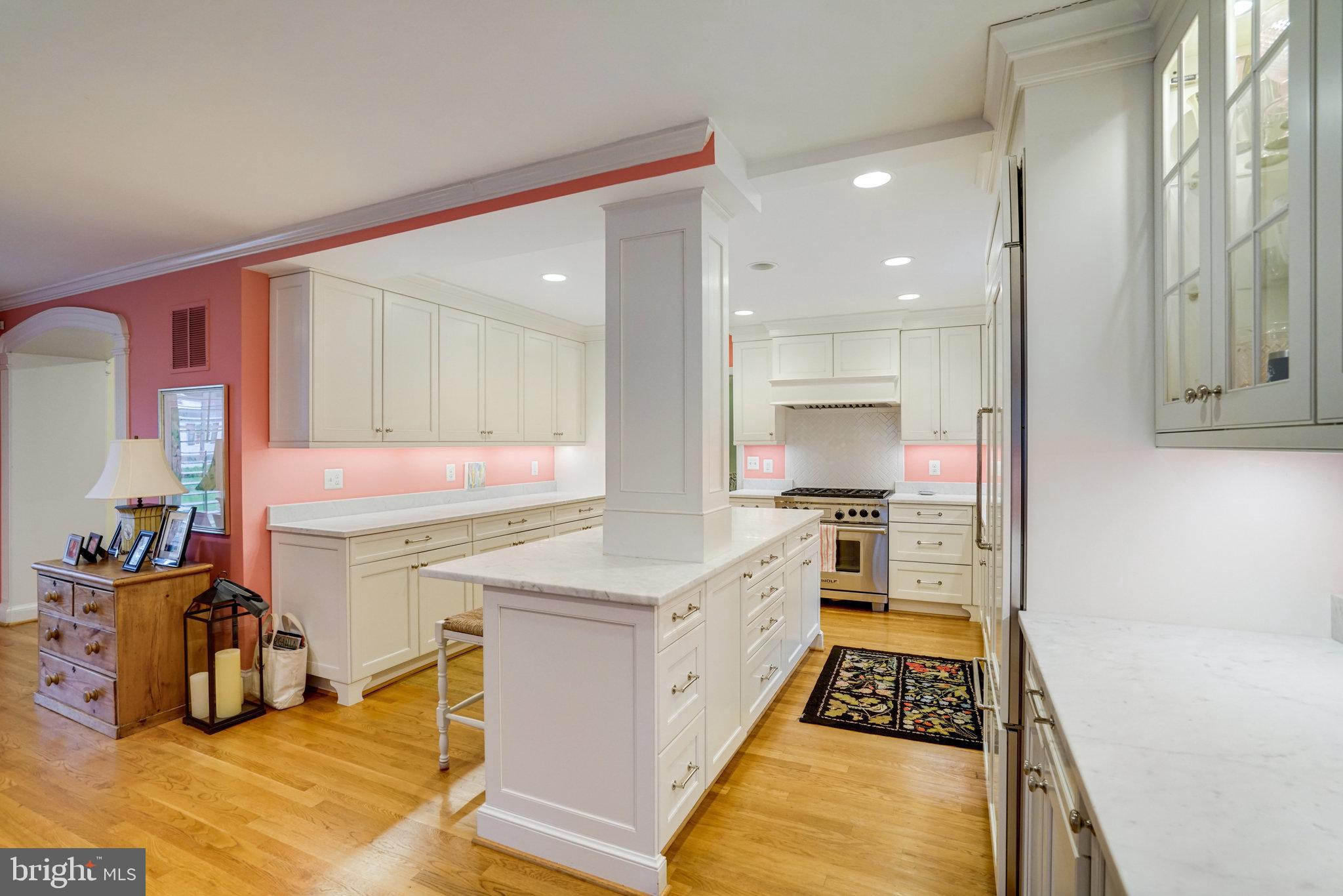 COUNTRY CLUB HILLS - Residential