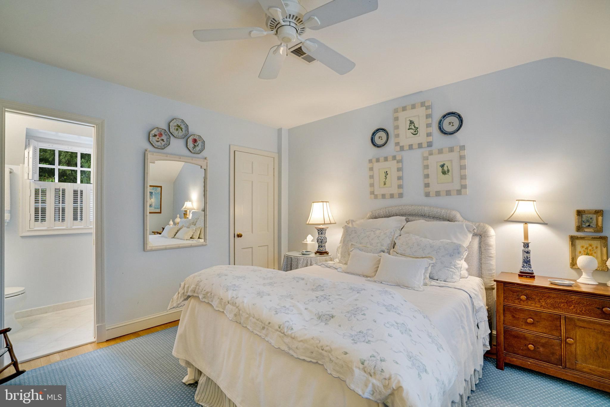 COUNTRY CLUB HILLS - Residential