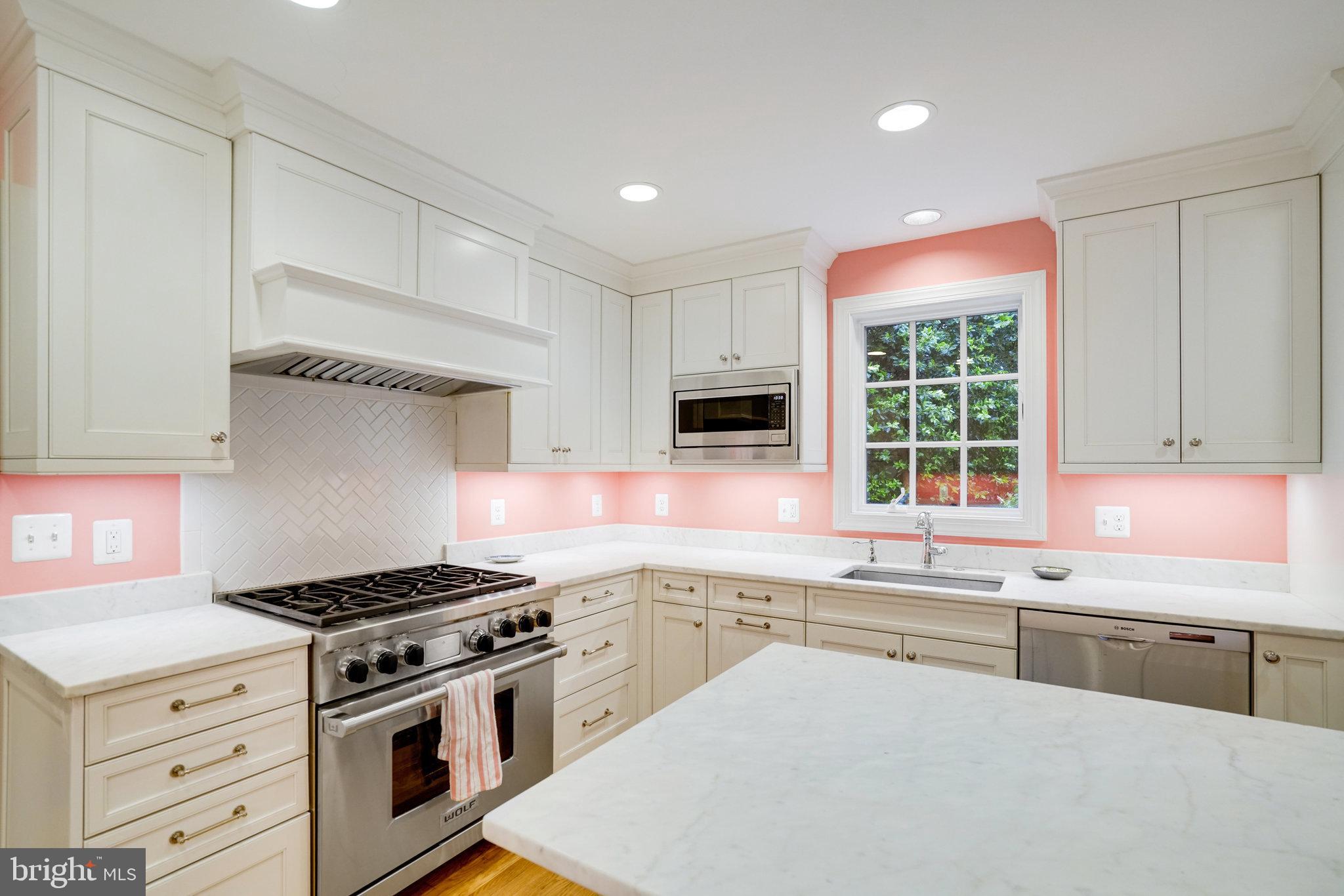 COUNTRY CLUB HILLS - Residential