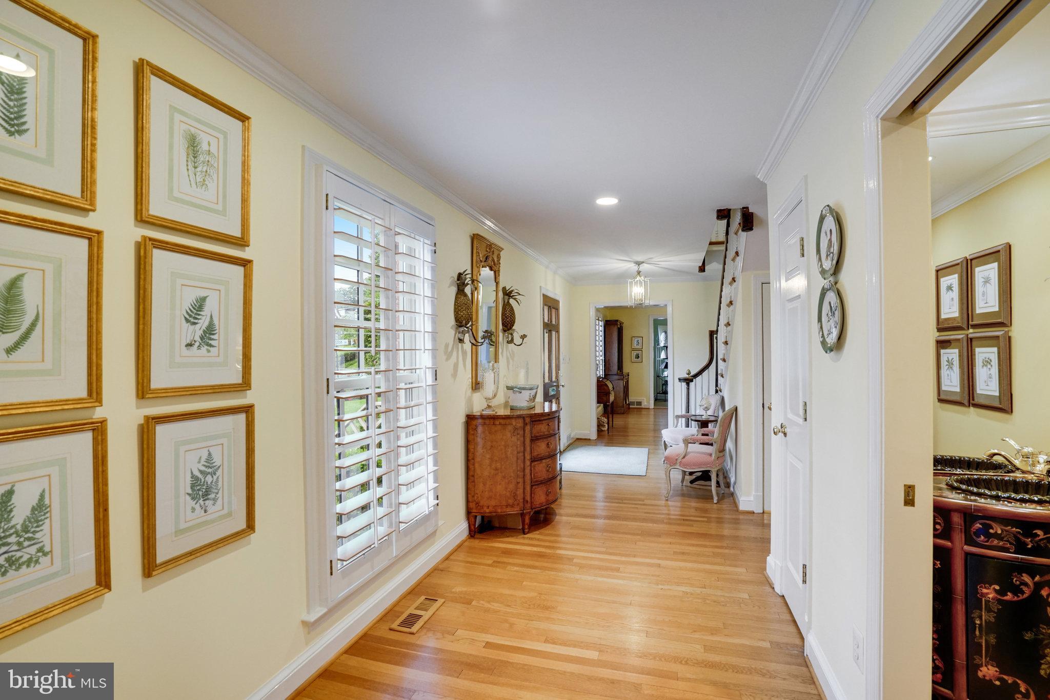 COUNTRY CLUB HILLS - Residential