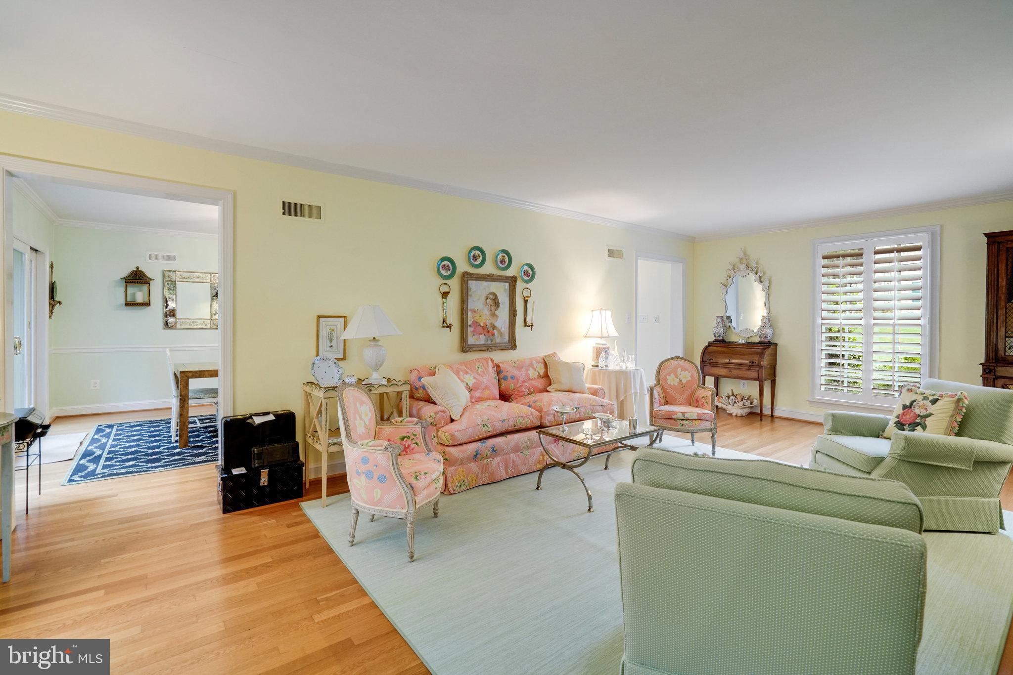 COUNTRY CLUB HILLS - Residential