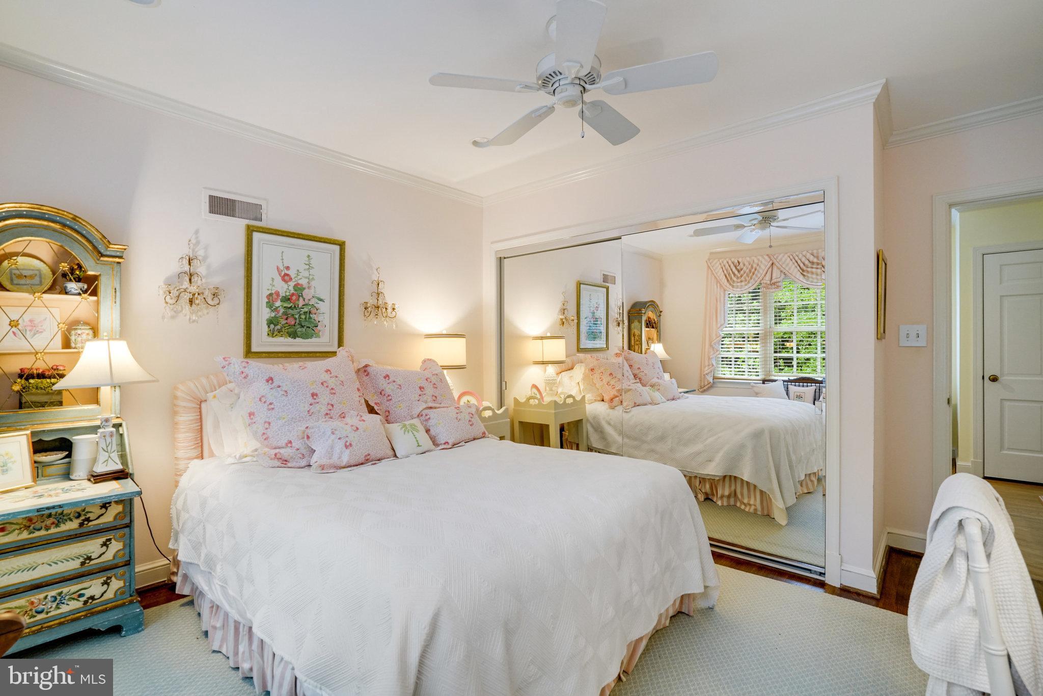 COUNTRY CLUB HILLS - Residential