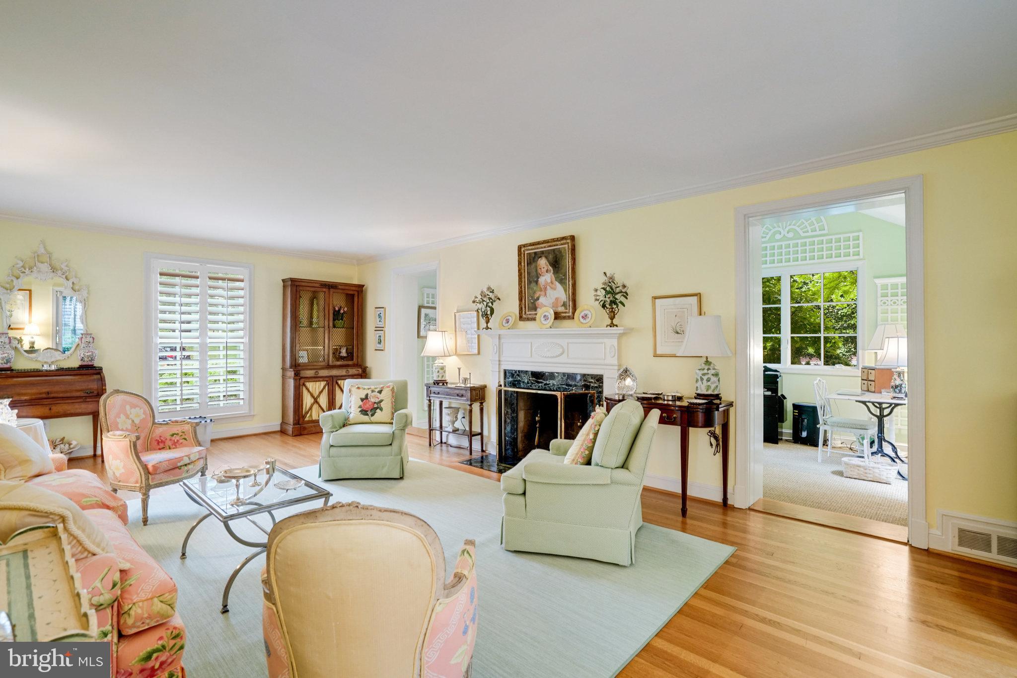 COUNTRY CLUB HILLS - Residential