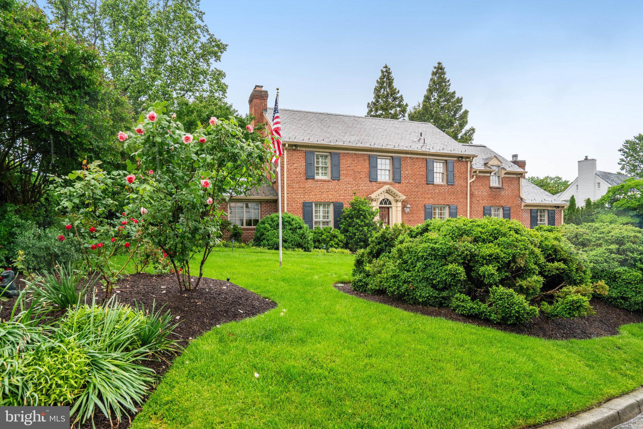 COUNTRY CLUB HILLS - Residential