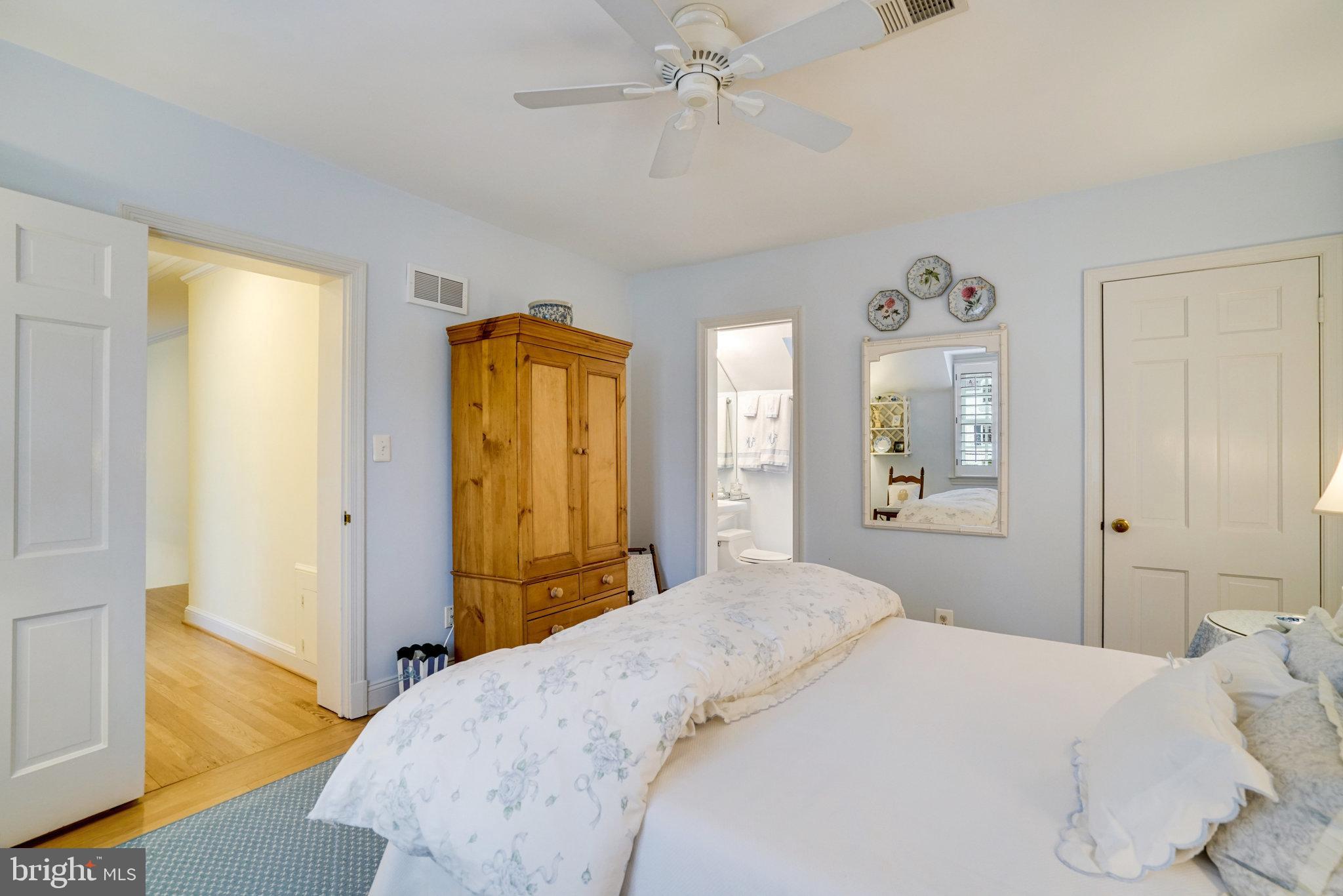 COUNTRY CLUB HILLS - Residential