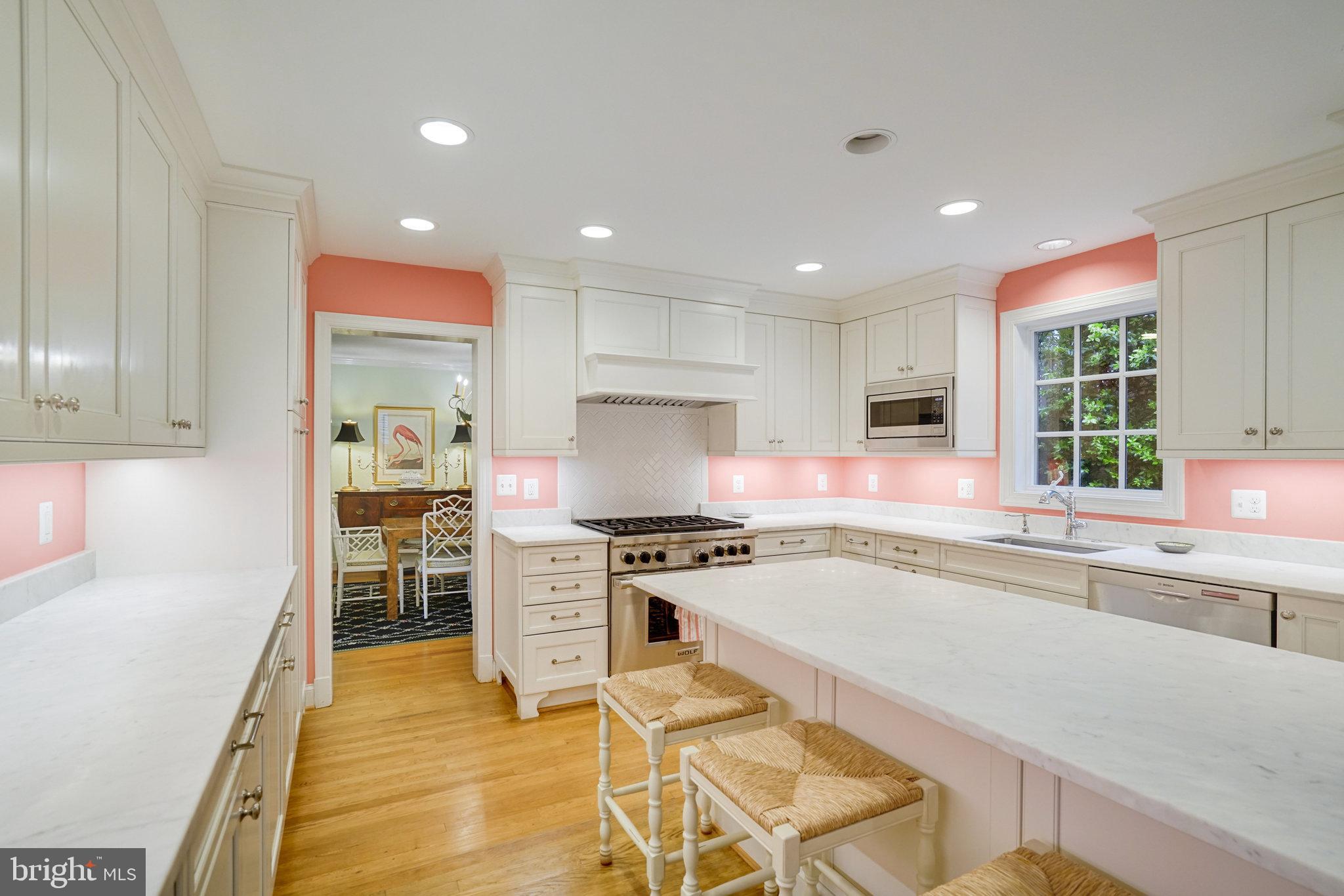 COUNTRY CLUB HILLS - Residential