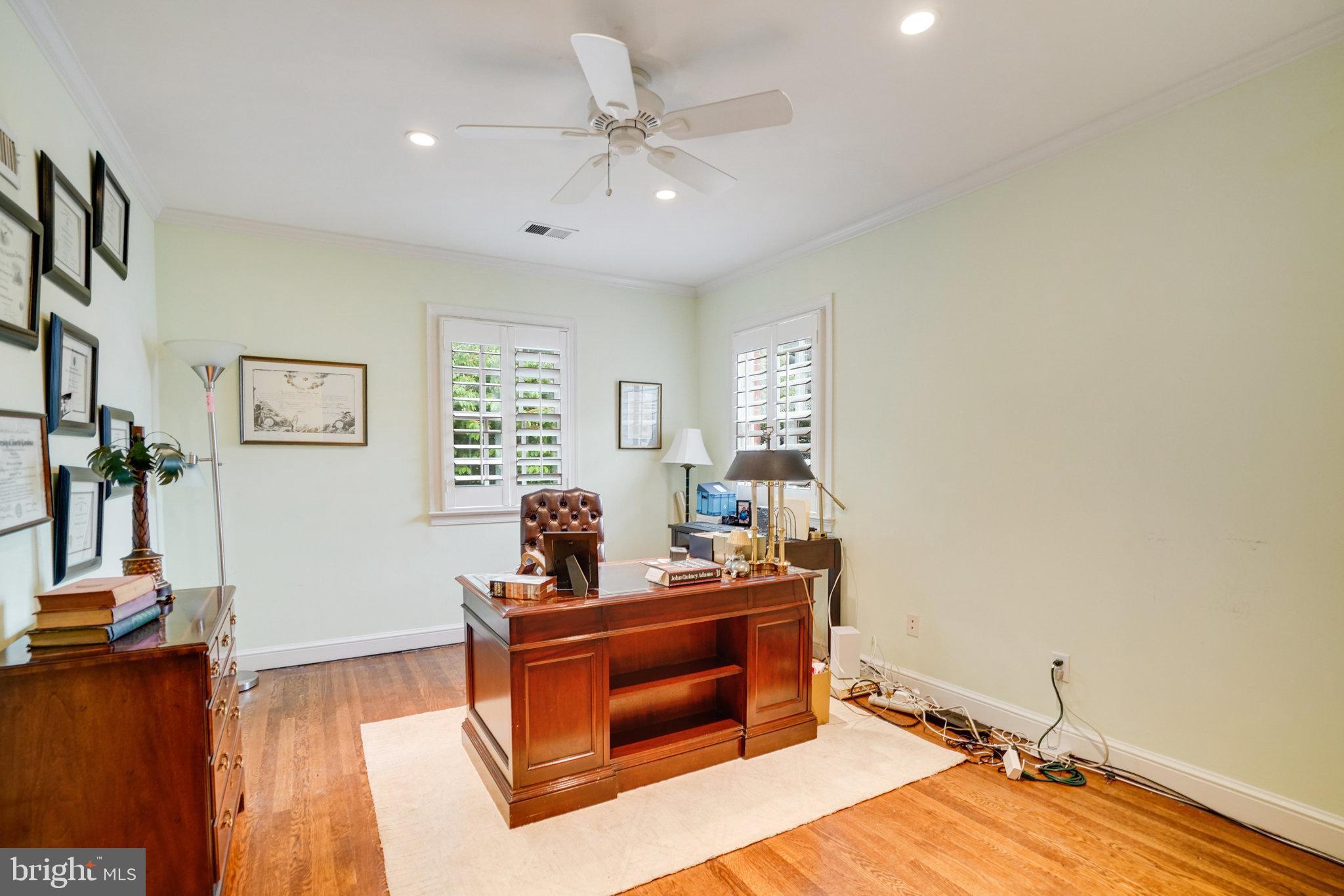 COUNTRY CLUB HILLS - Residential