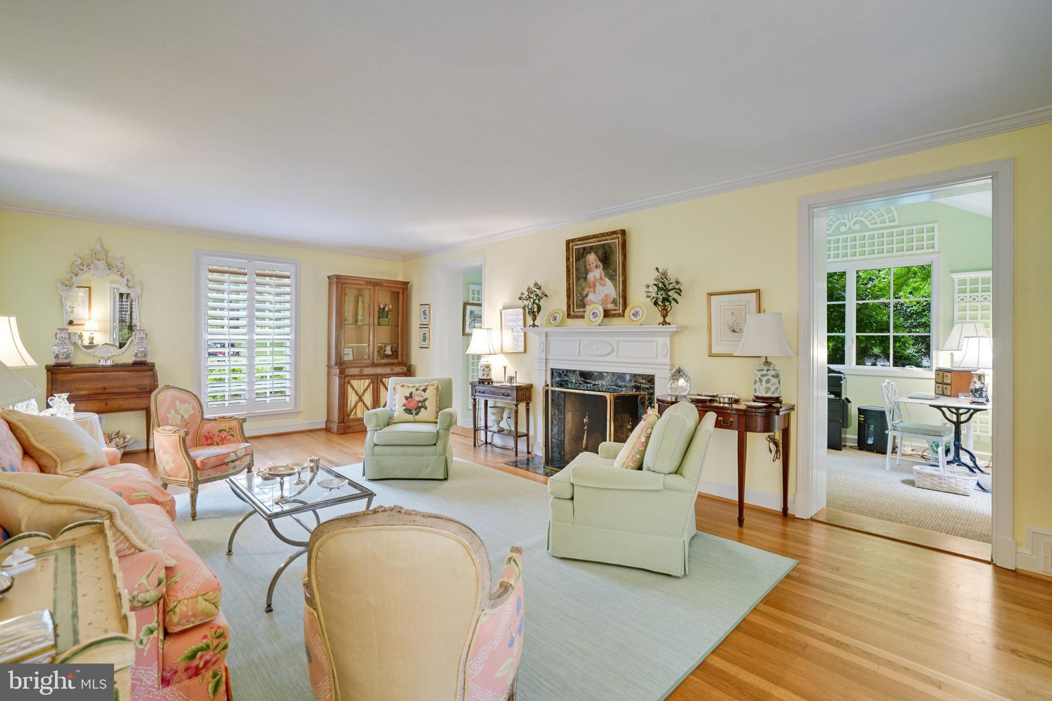 COUNTRY CLUB HILLS - Residential