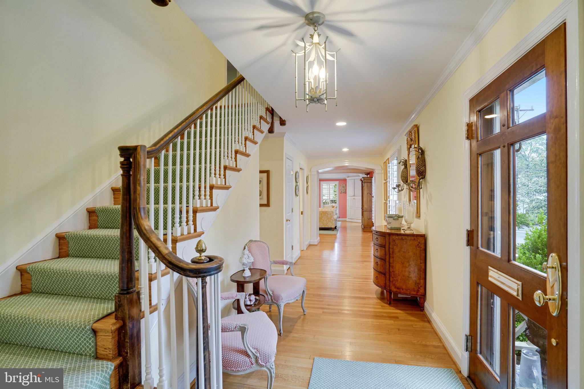 COUNTRY CLUB HILLS - Residential