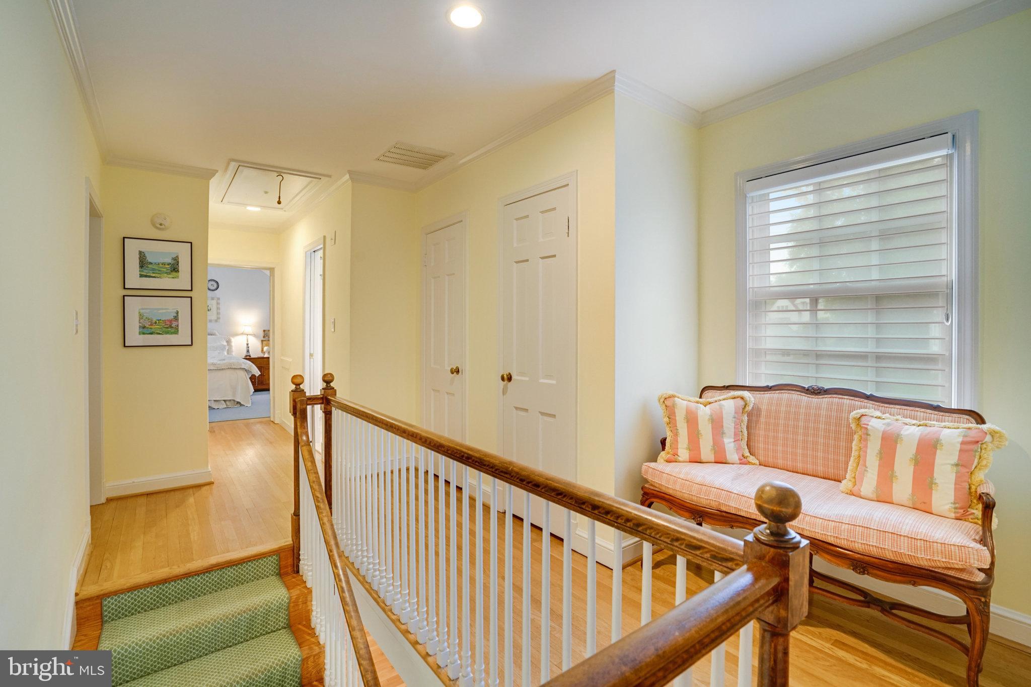 COUNTRY CLUB HILLS - Residential