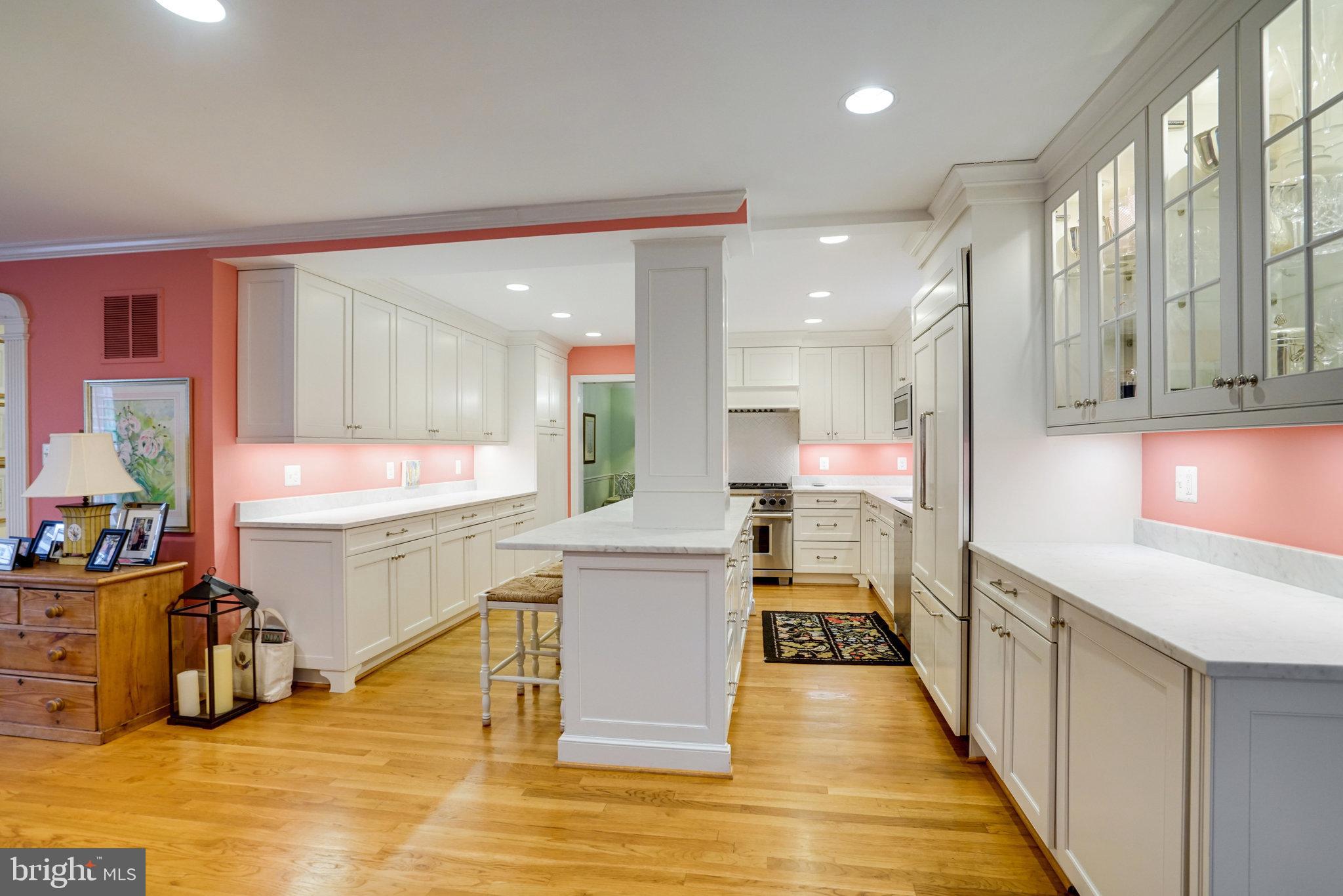 COUNTRY CLUB HILLS - Residential