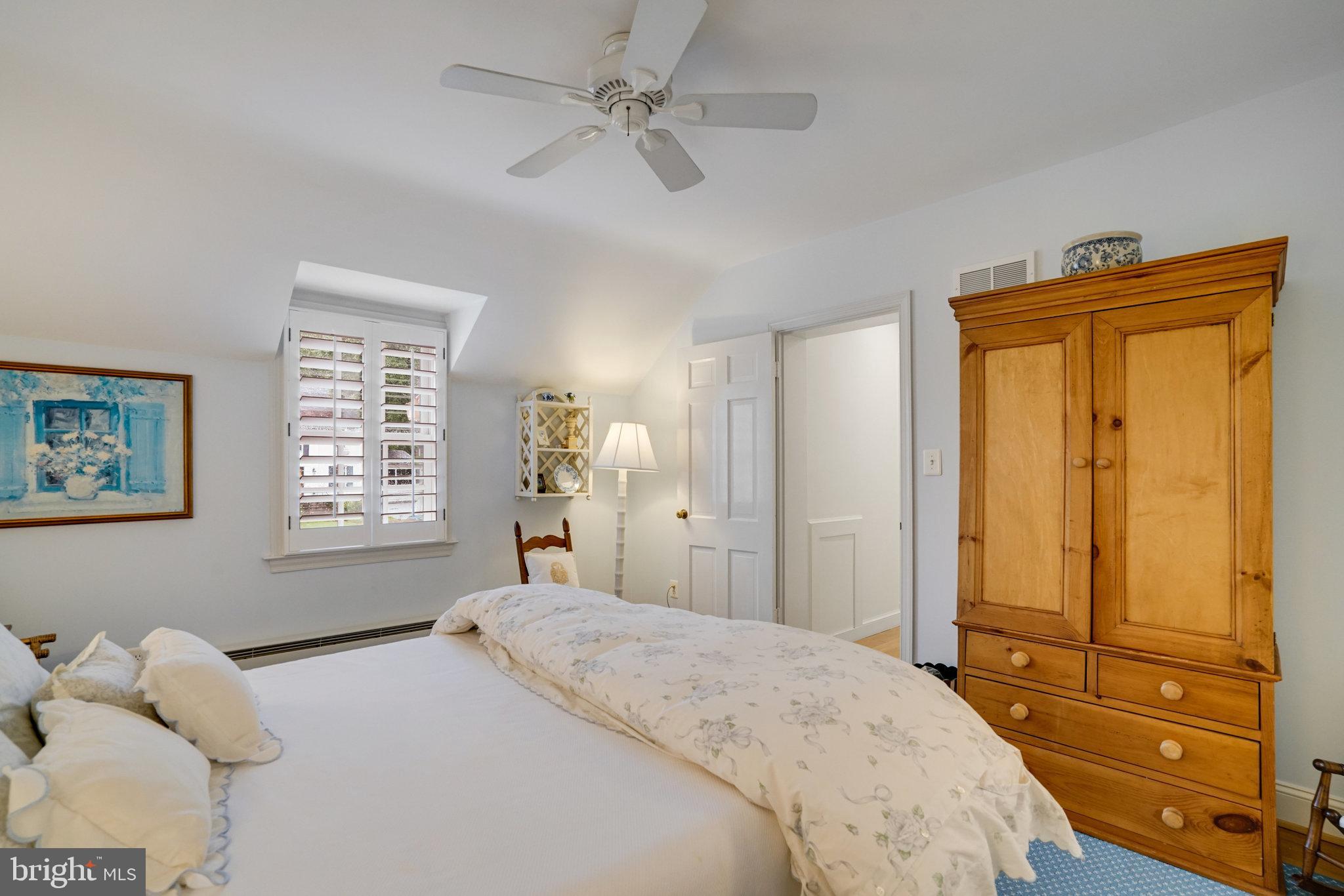 COUNTRY CLUB HILLS - Residential