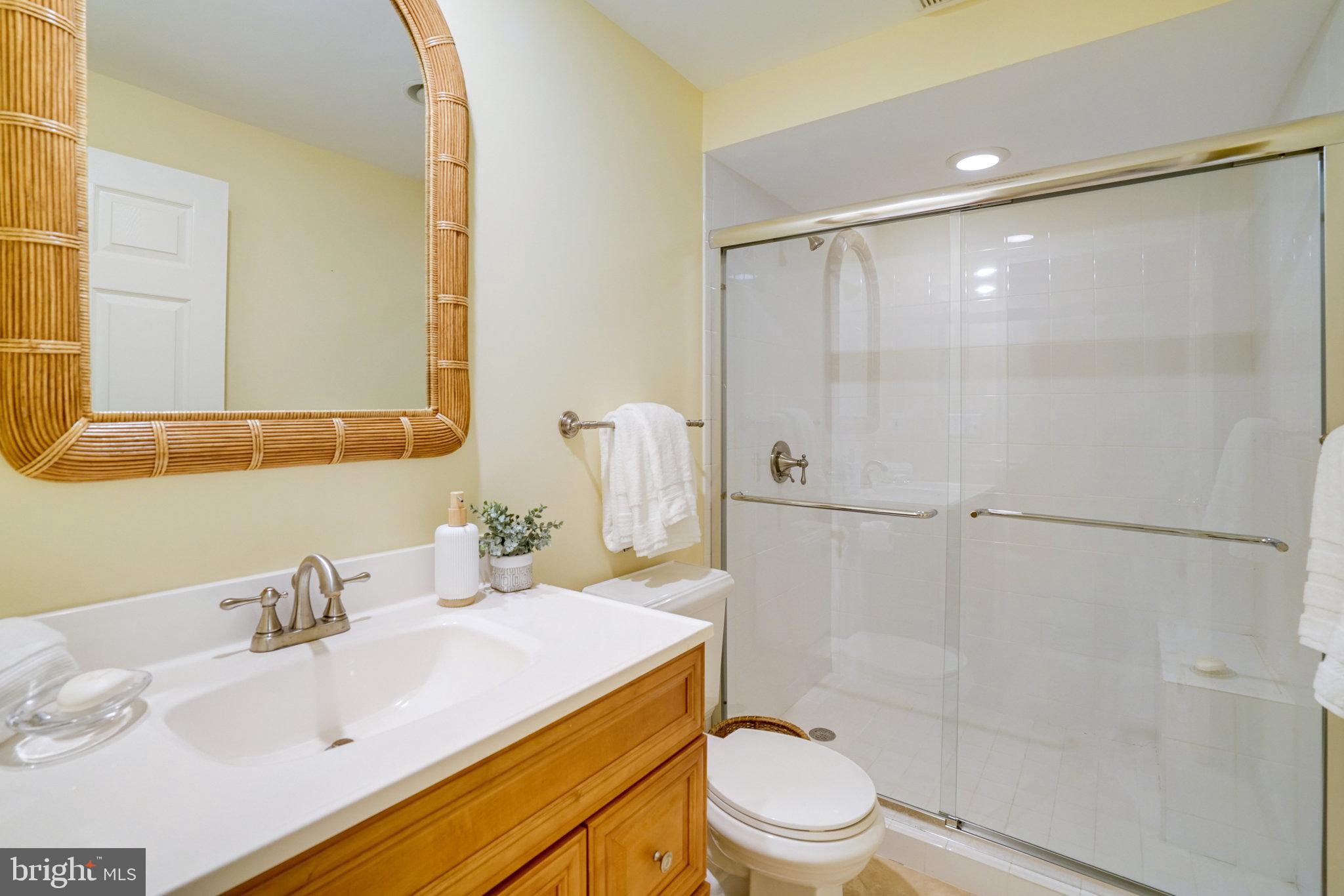 COUNTRY CLUB HILLS - Residential