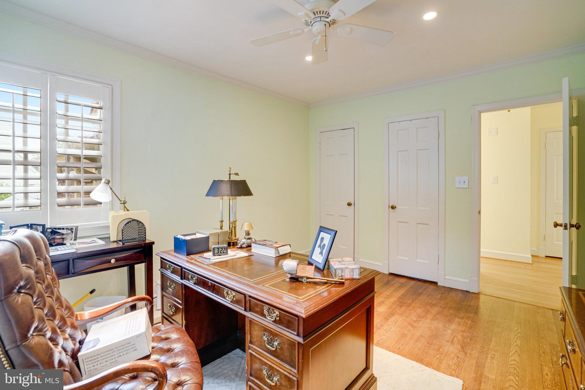 COUNTRY CLUB HILLS - Residential