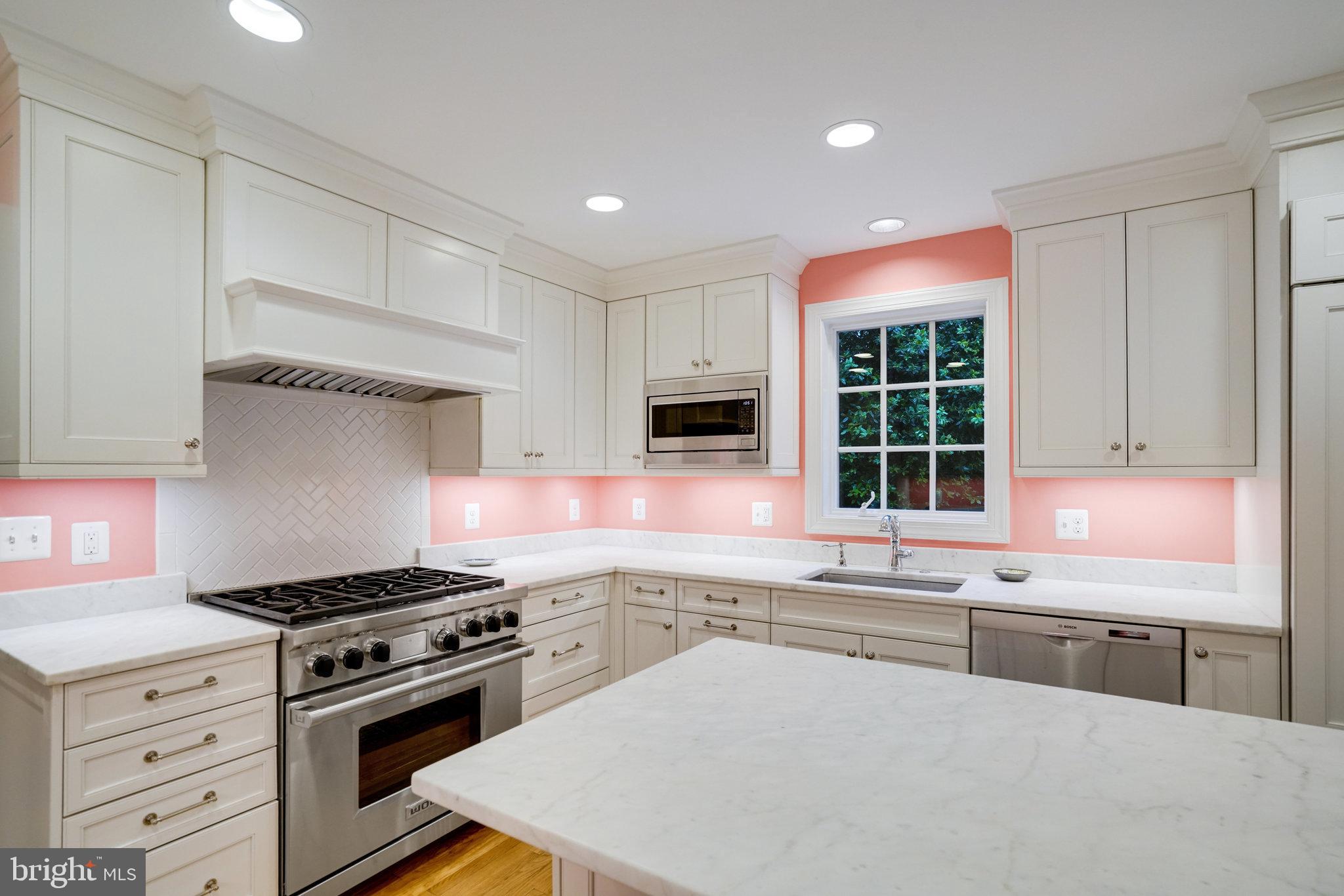 COUNTRY CLUB HILLS - Residential