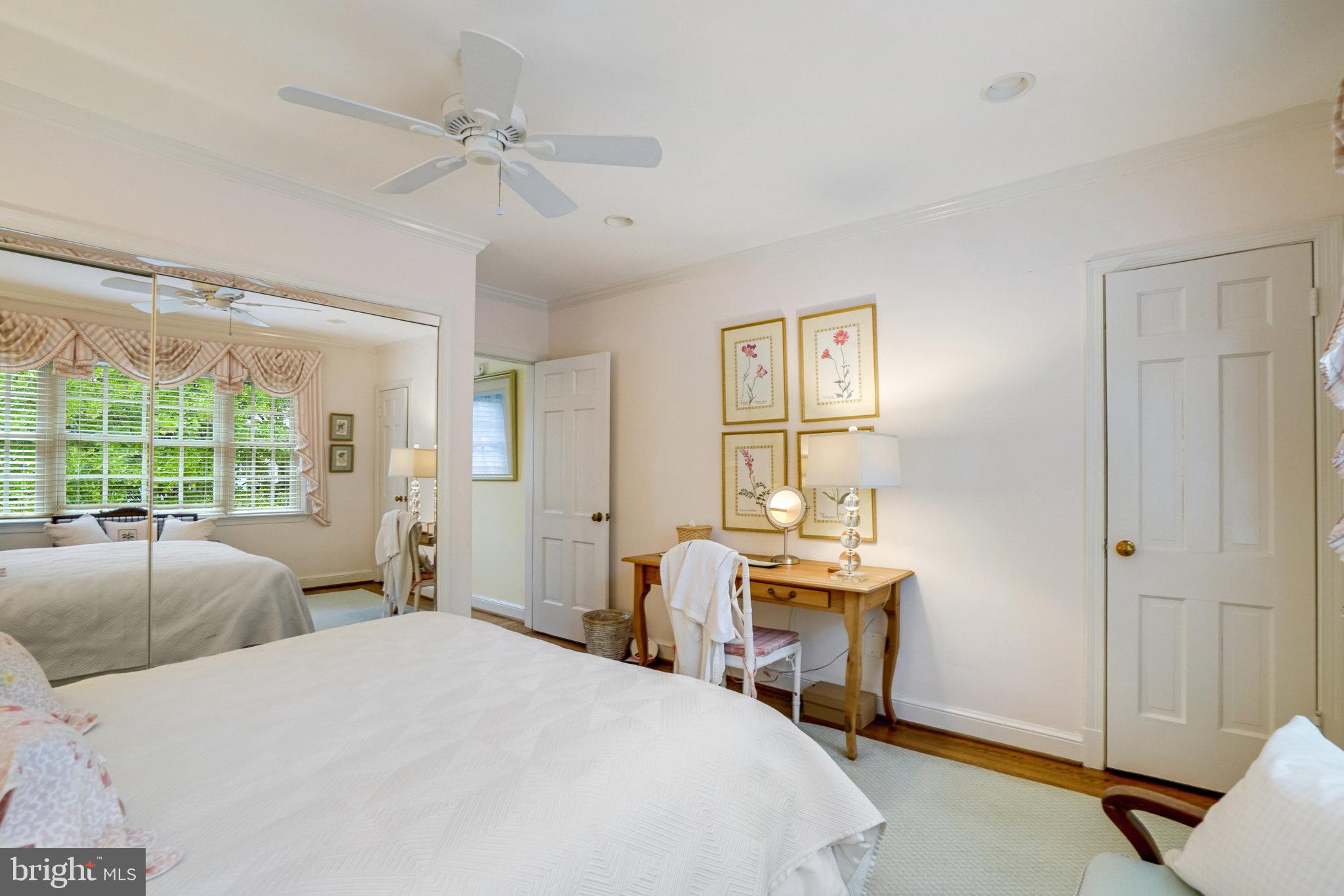 COUNTRY CLUB HILLS - Residential