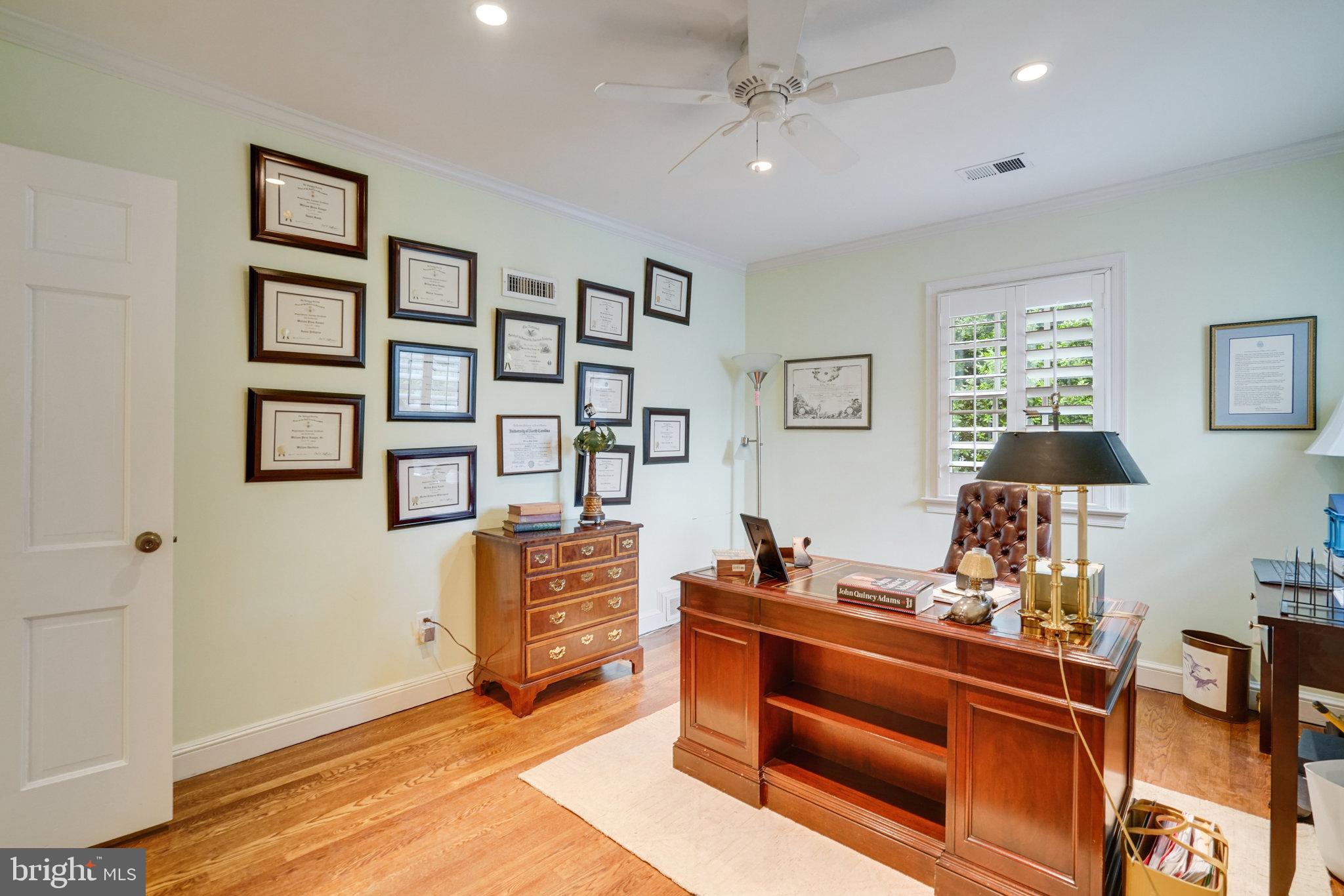 COUNTRY CLUB HILLS - Residential