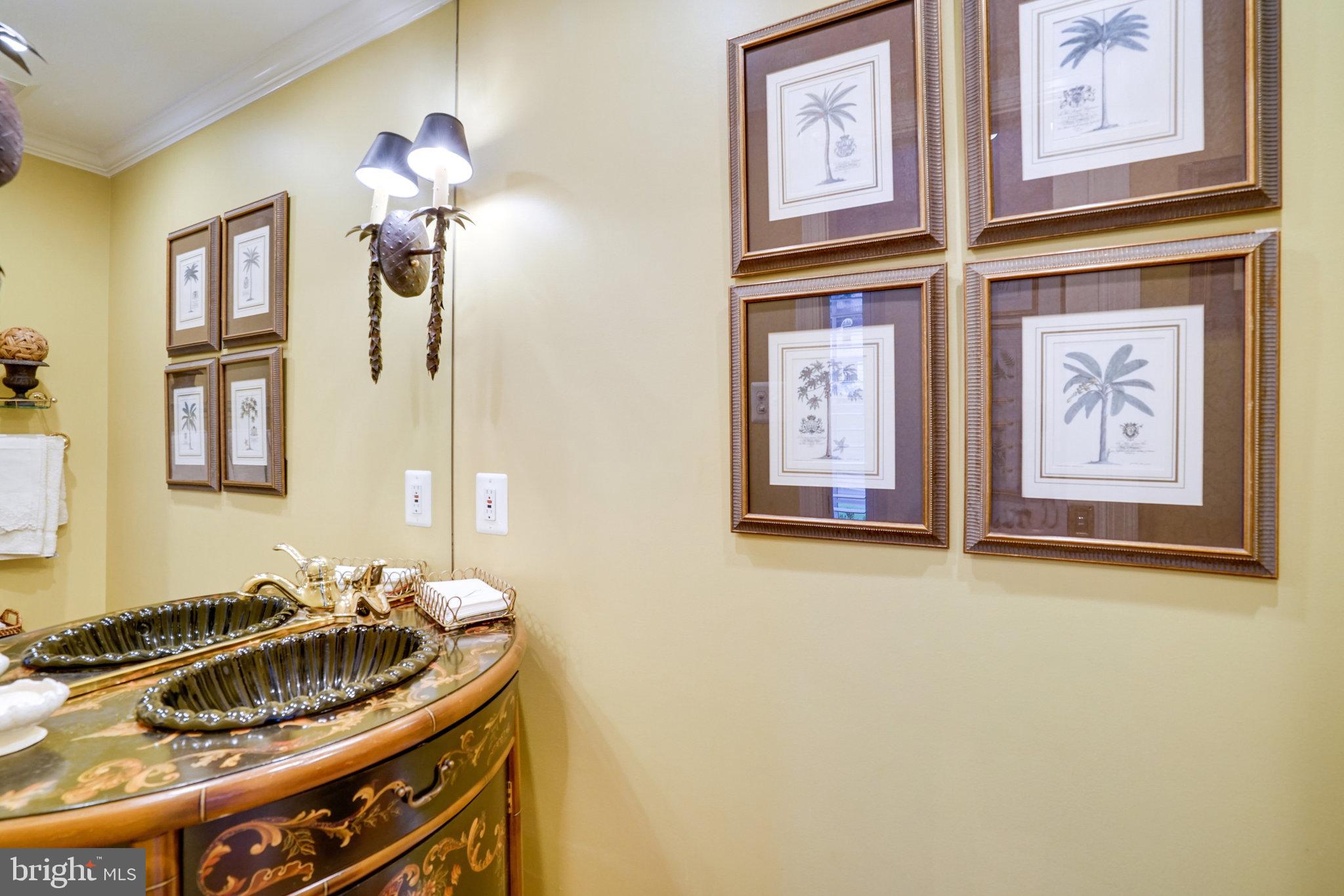 COUNTRY CLUB HILLS - Residential