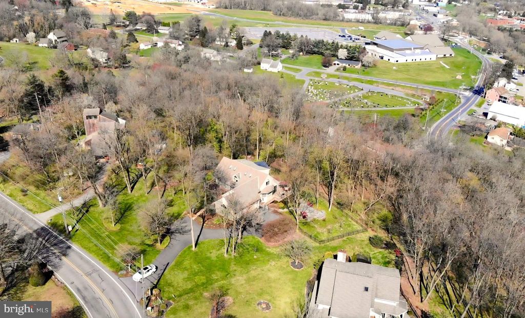 Photo of 403 OWL HILL RD, LITITZ, PA 17543 (MLS # PALA2032298)