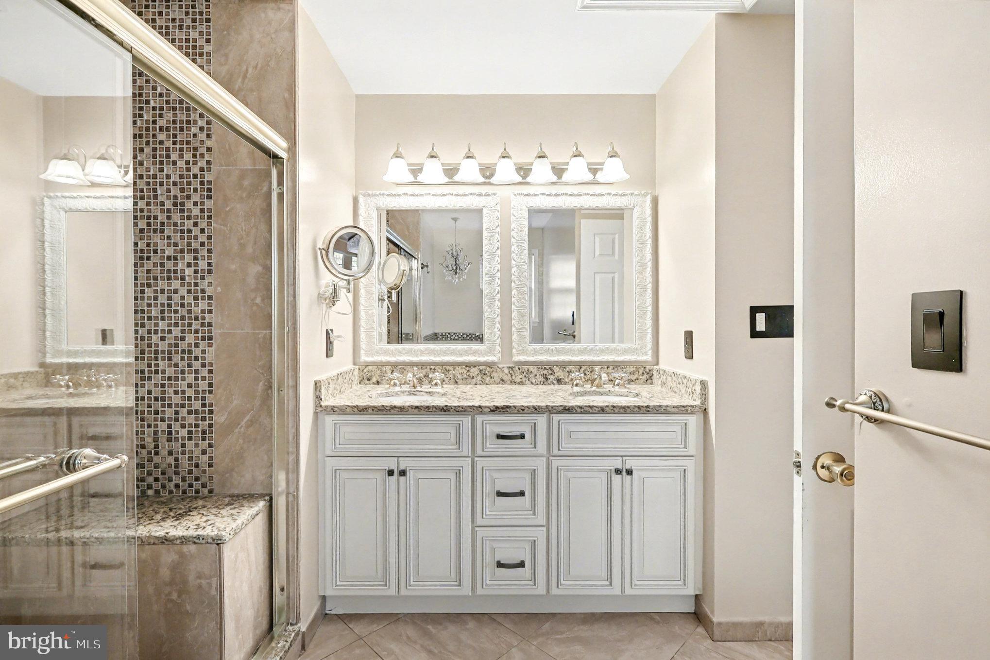 FRANKLIN GLEN - Residential