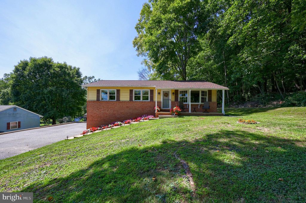 Photo of 24 Debbie Lane, Pequea, PA 17565 (MLS # PALA2056954)