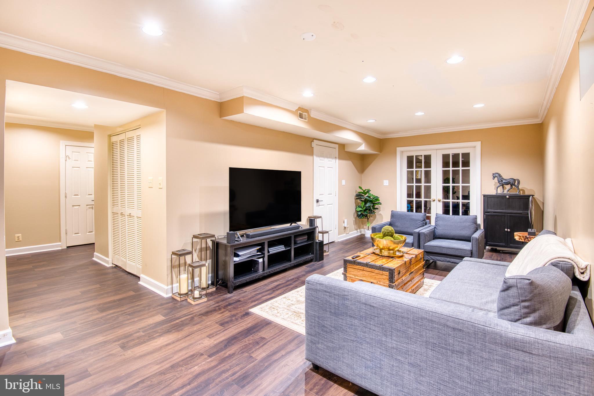 NEELSVILLE ESTATES - Residential