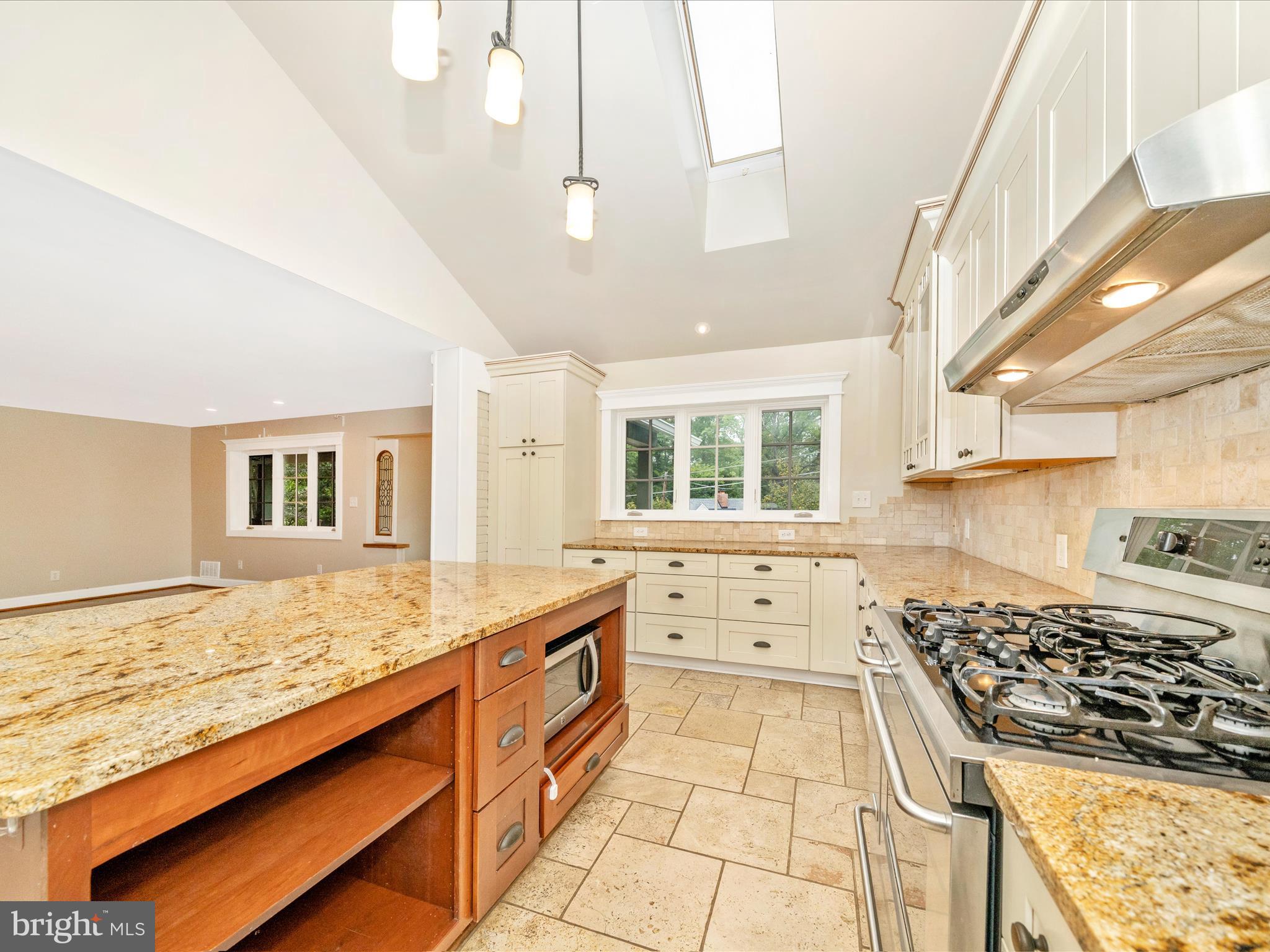 HILLANDALE - Residential