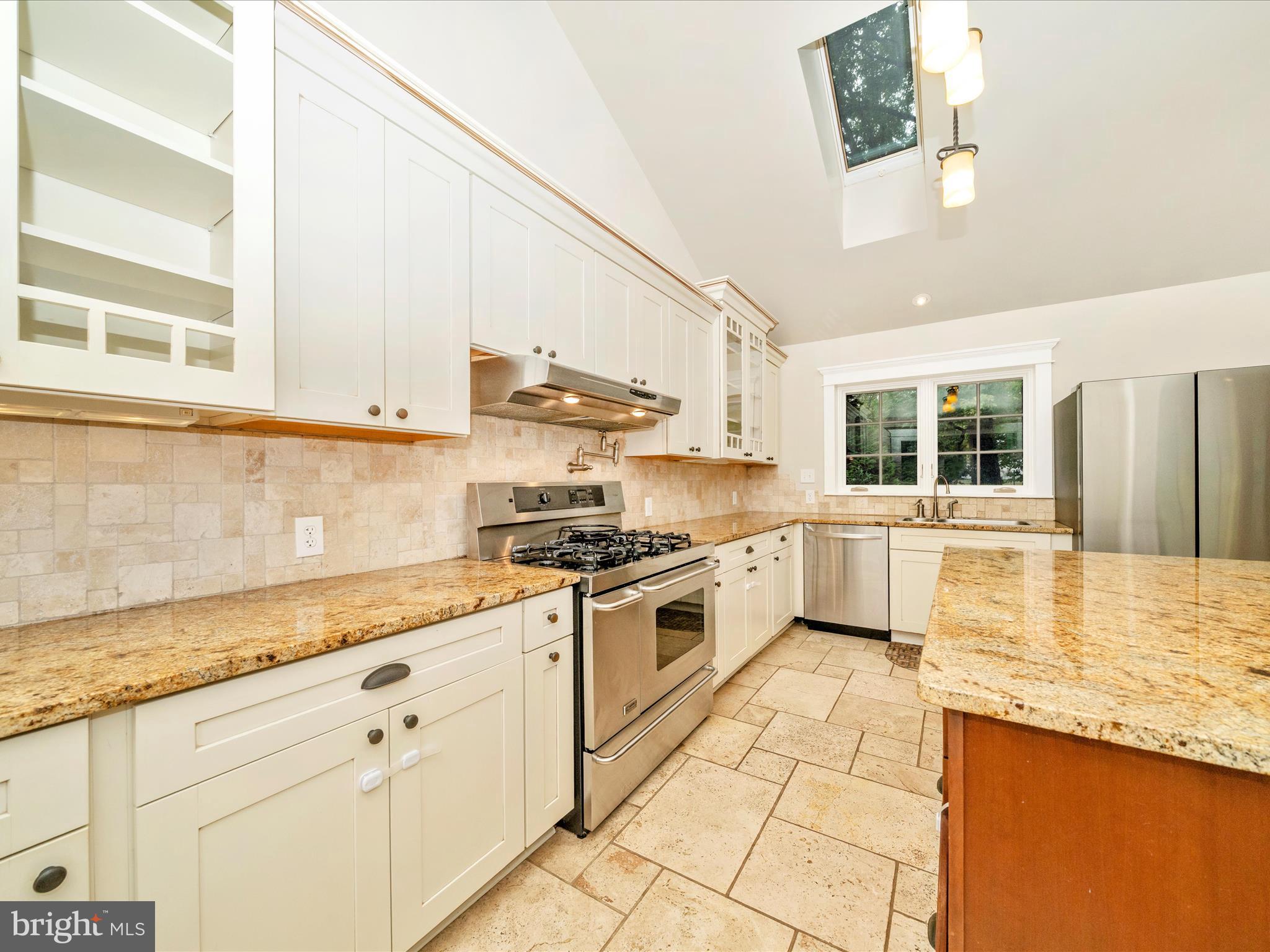 HILLANDALE - Residential