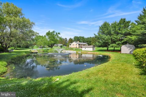 10A FARM LANE LITITZ PA 17543