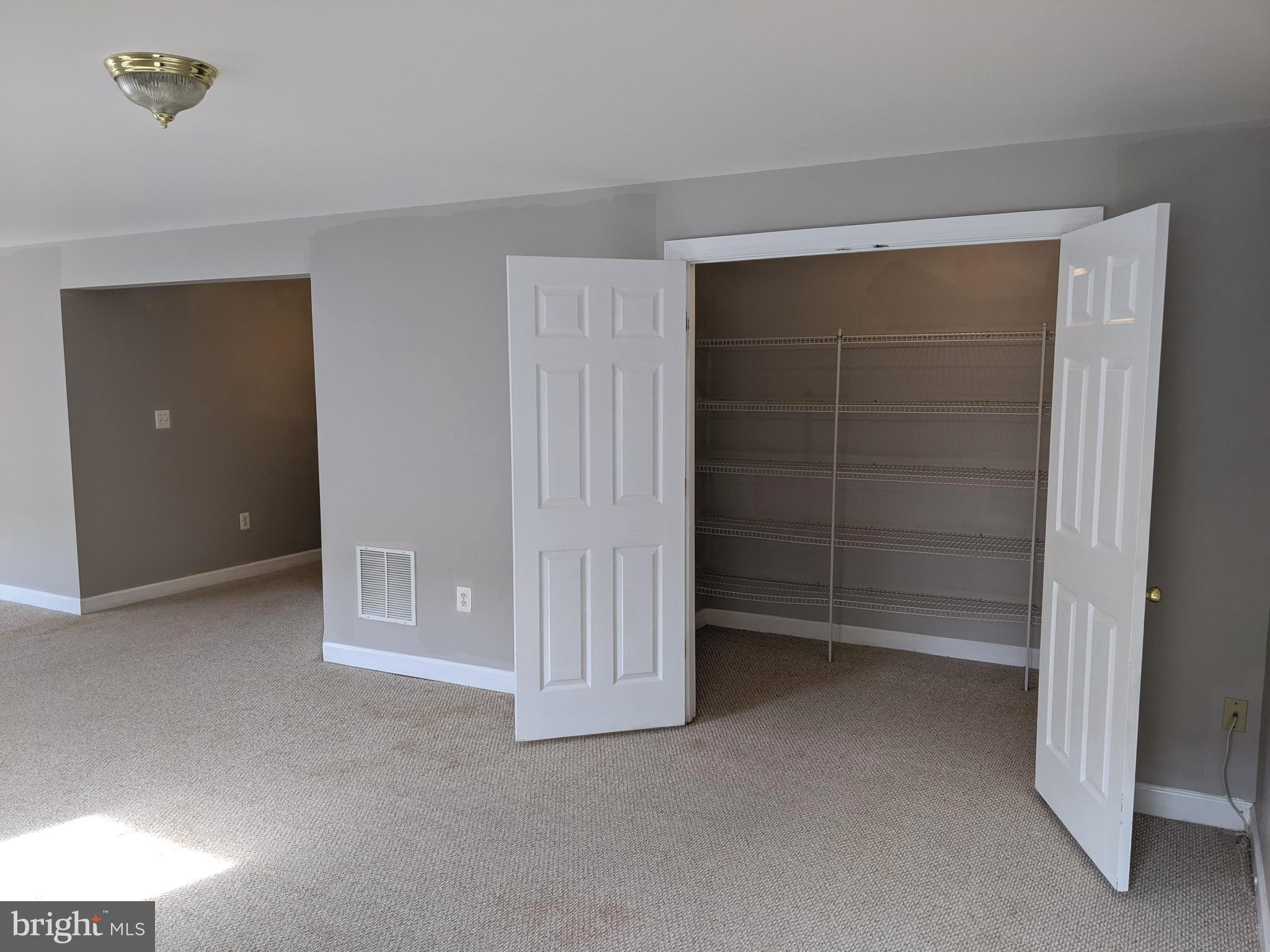 LAUREL HIGHLANDS - Residential Lease