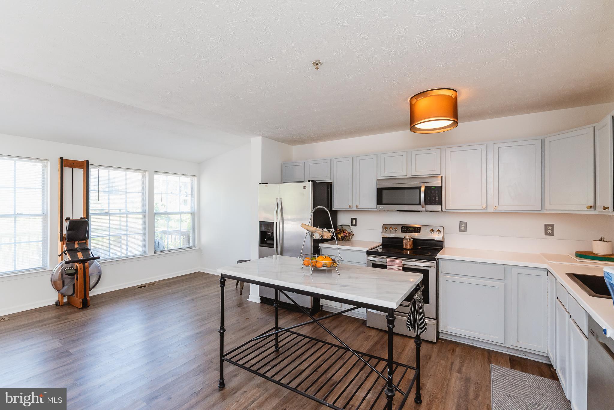 SENECA POINTE - Residential