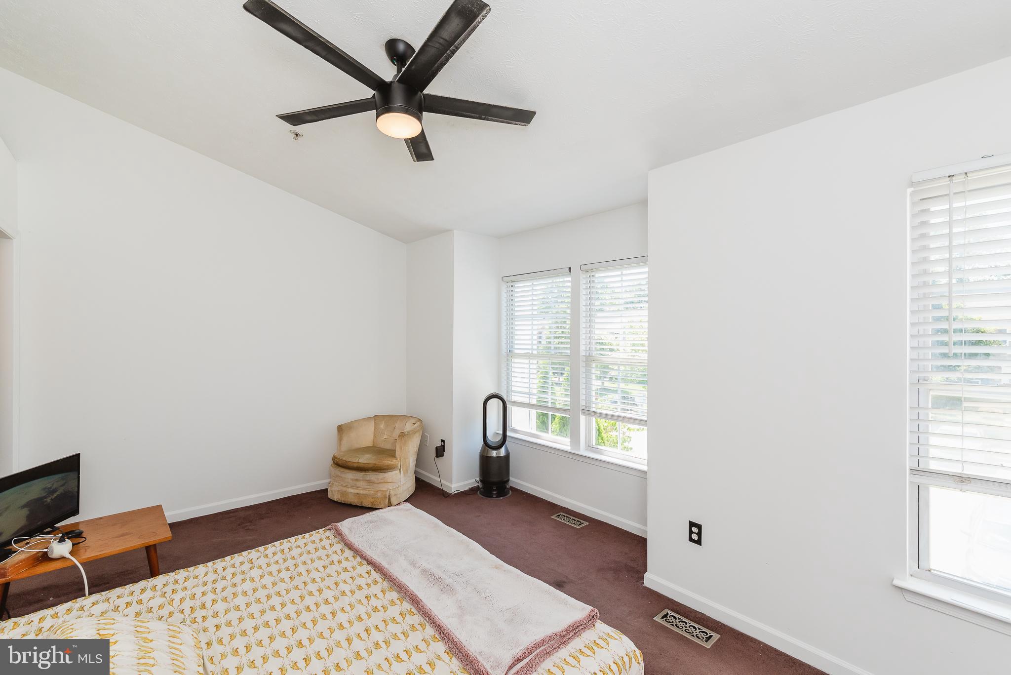 SENECA POINTE - Residential