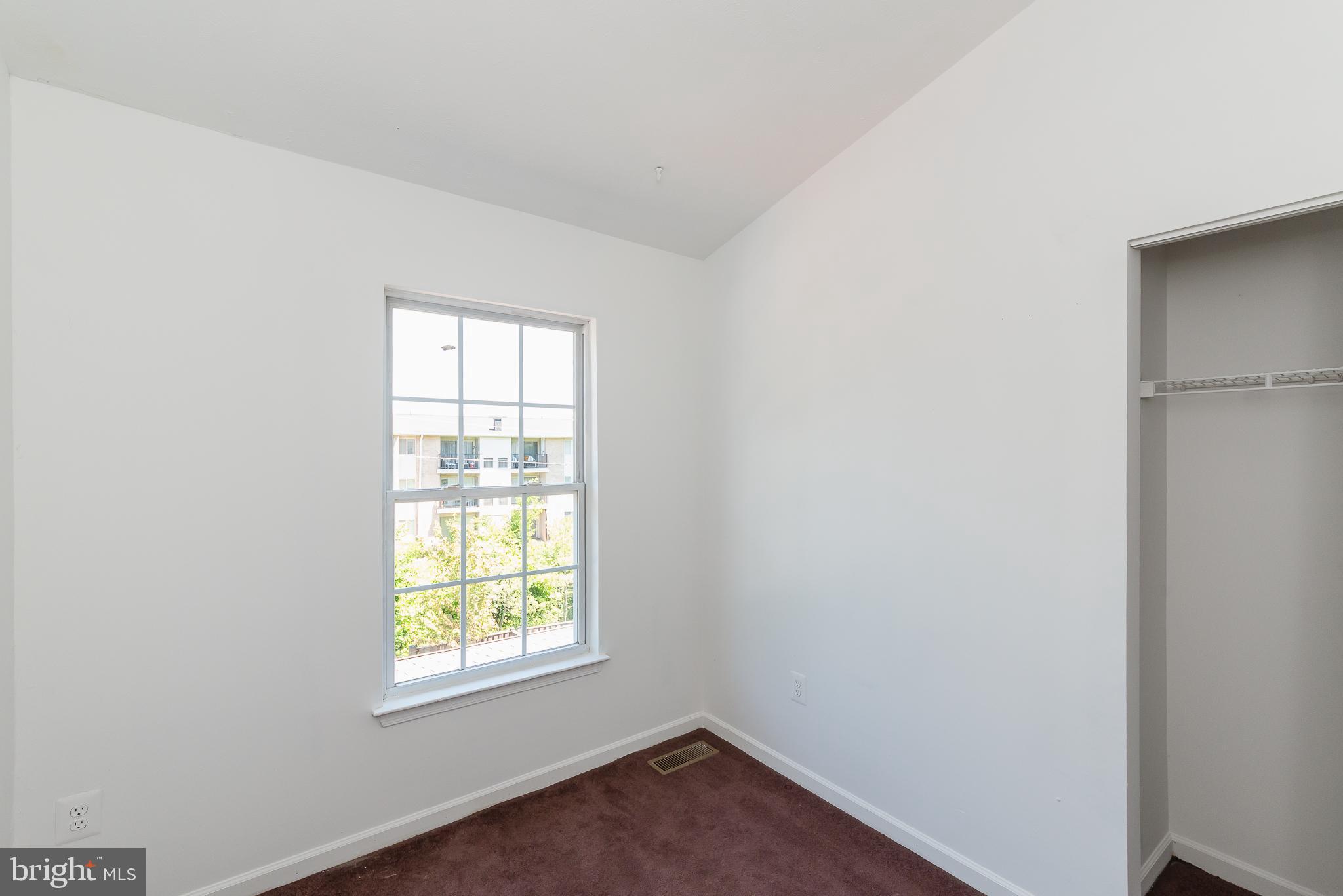 SENECA POINTE - Residential