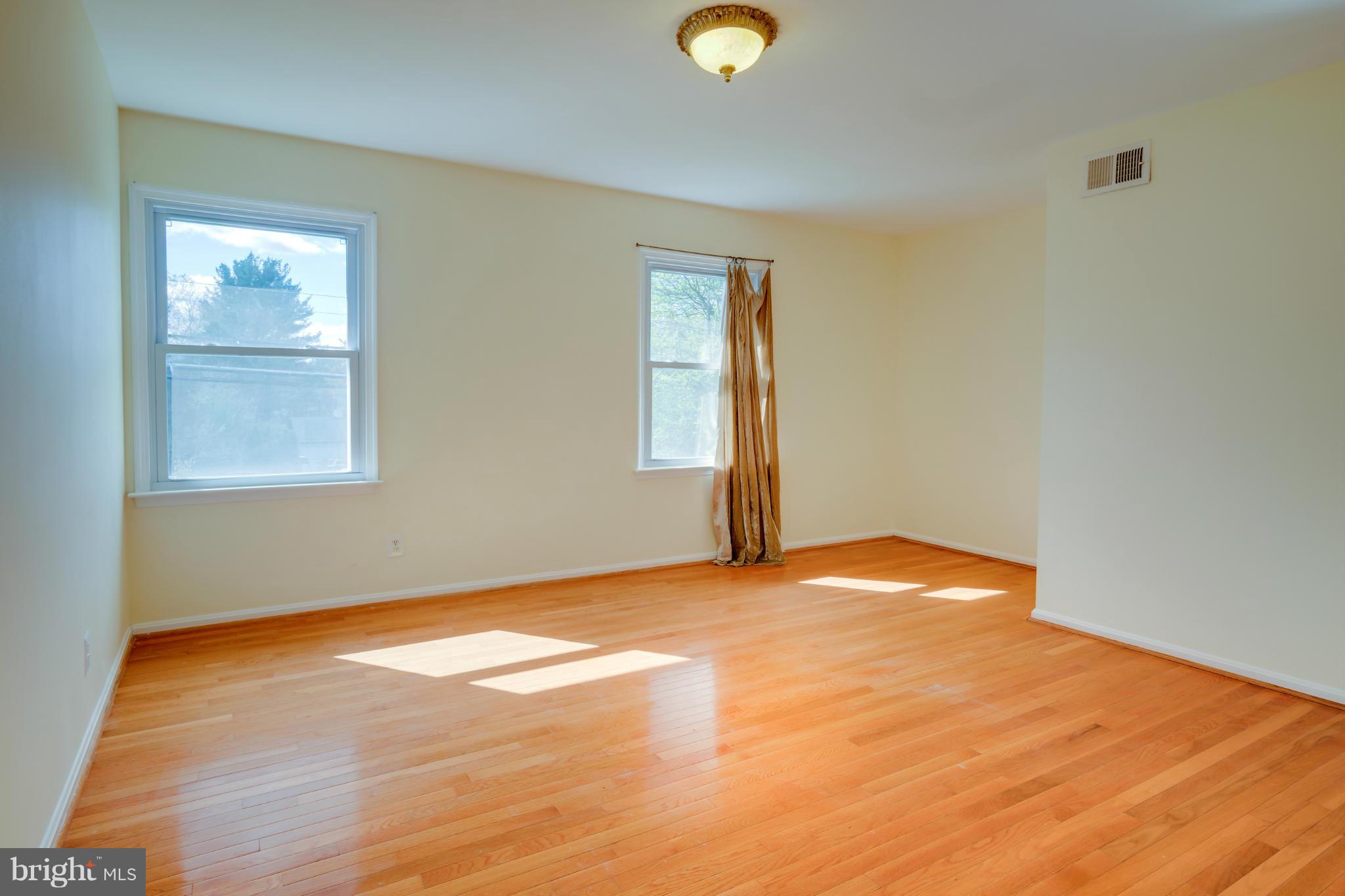 CONDON MANOR OF MCLEAN - Residential Lease