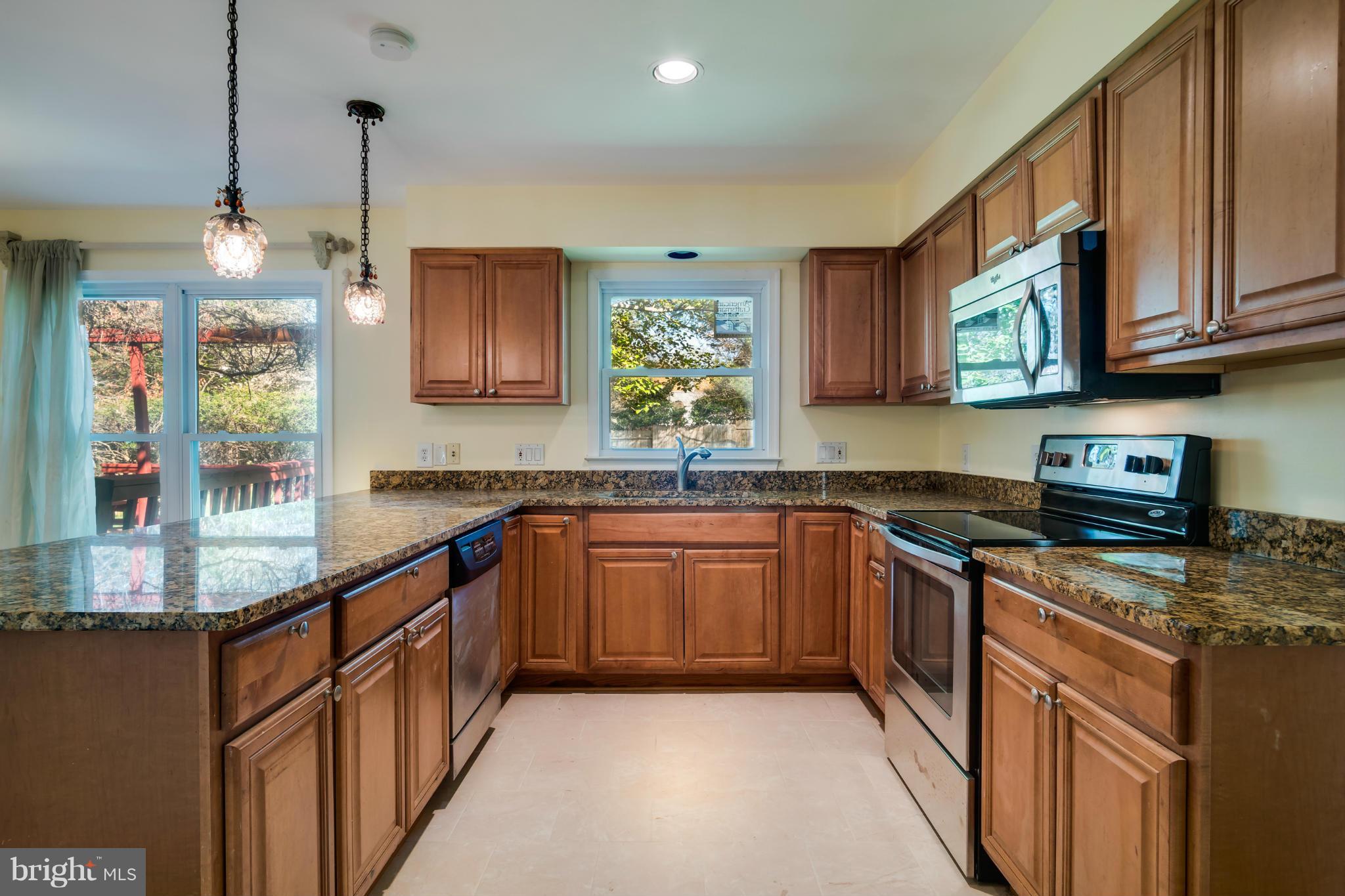 CONDON MANOR OF MCLEAN - Residential Lease