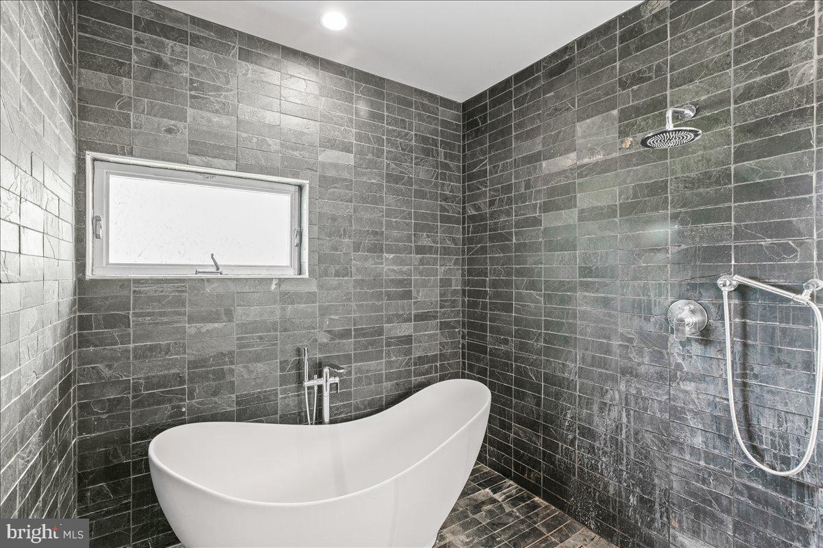 SEVEN HILLS ESTATES - Residential