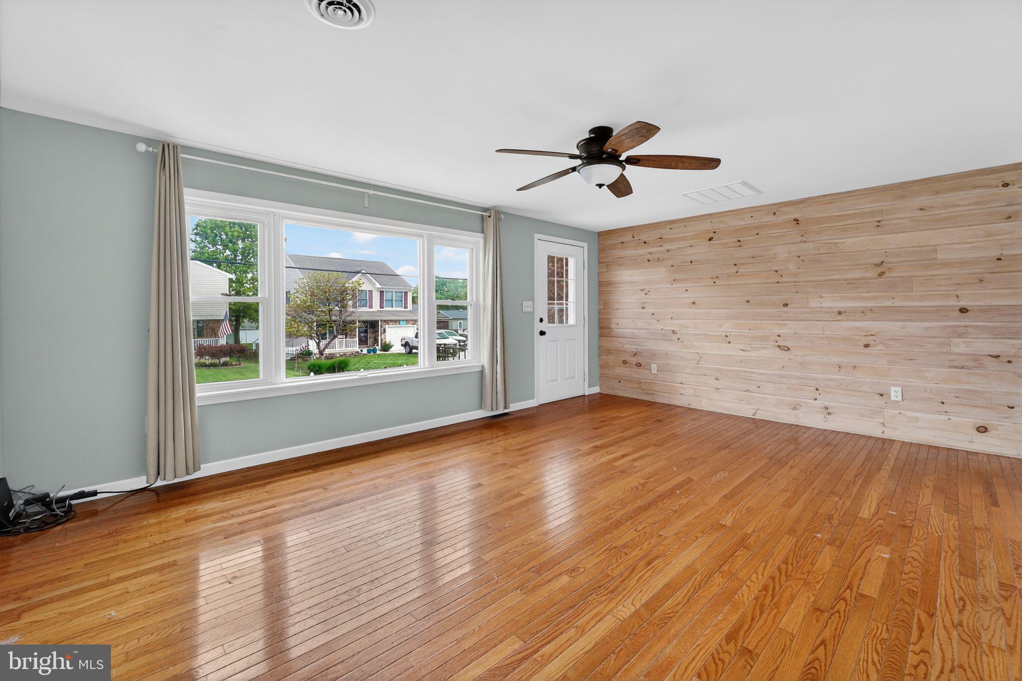 OLIVER BEACH - Residential