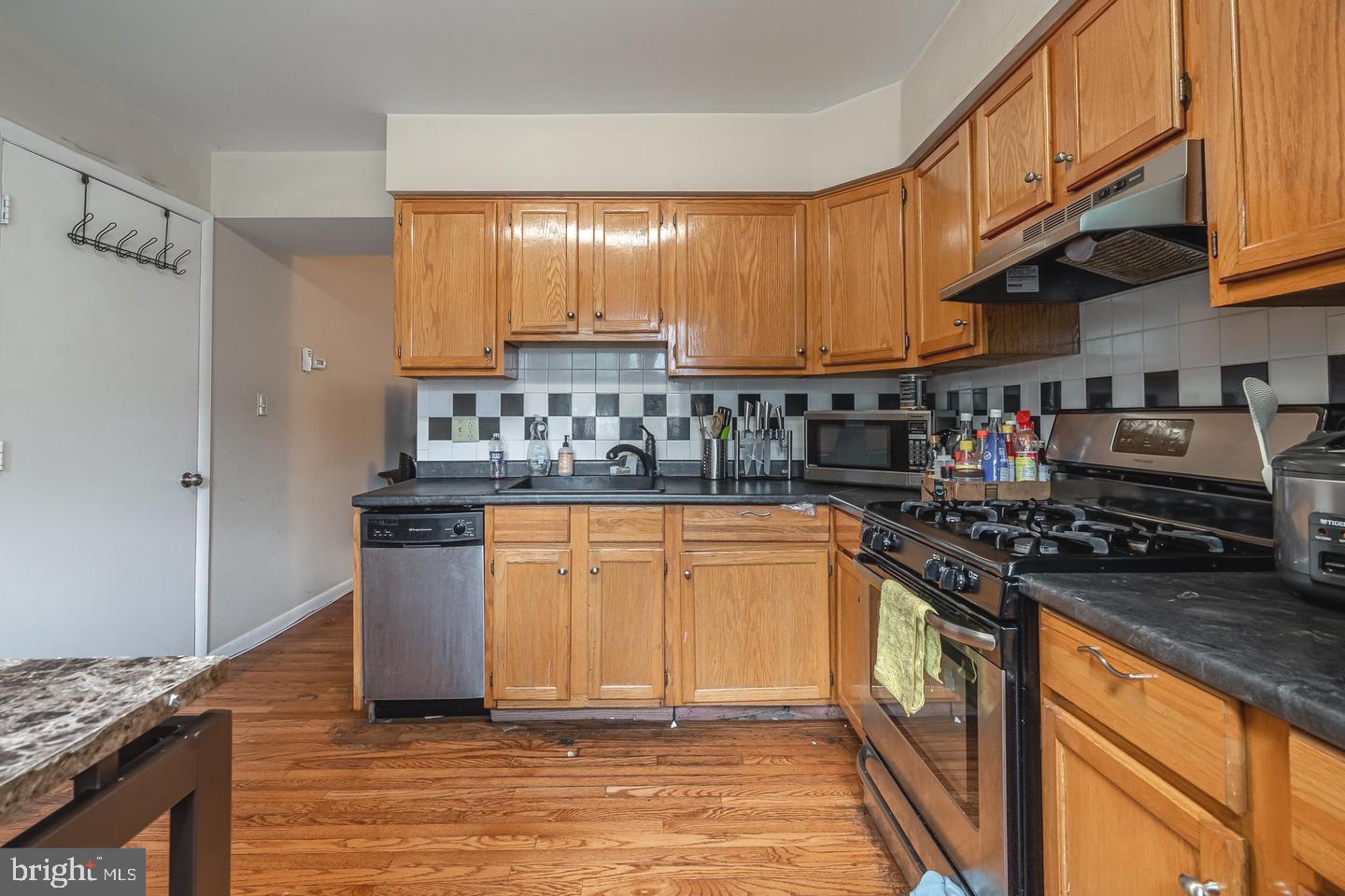 TEMPLE UNIVERSITY - Residential Lease